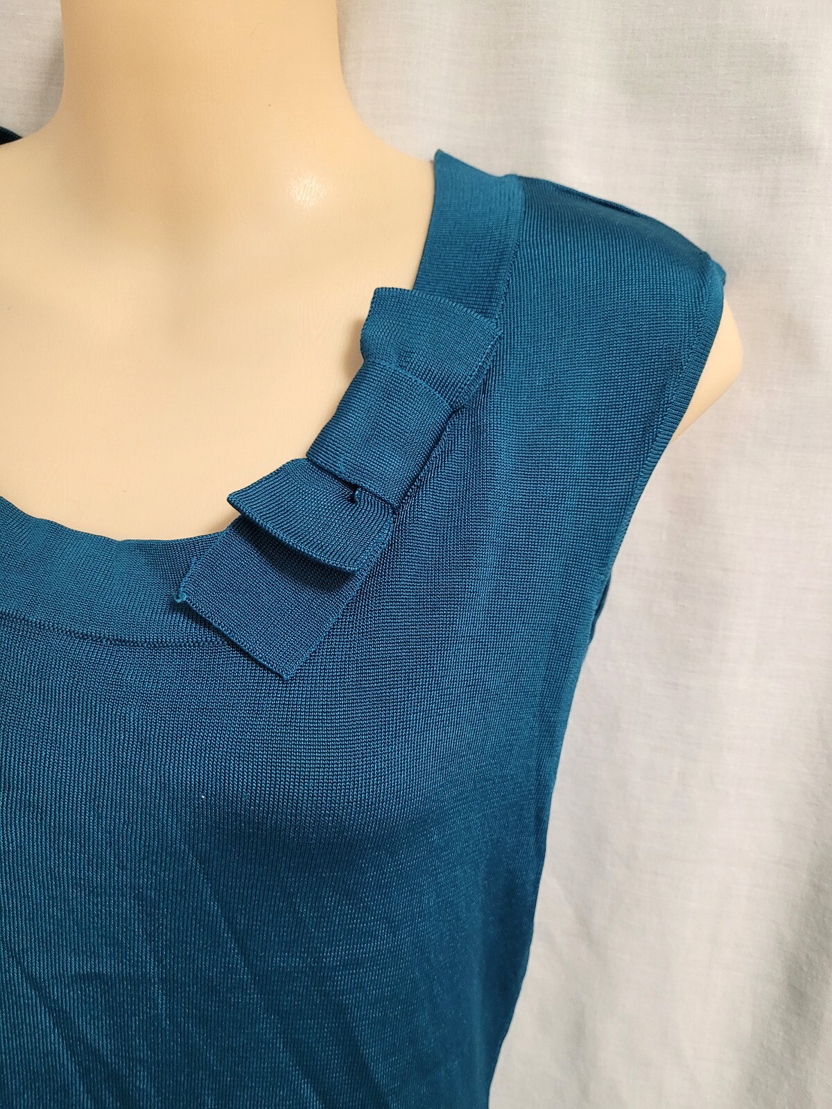 CUE Teal Knit Side Bow Neck Sleeveless Top Size S