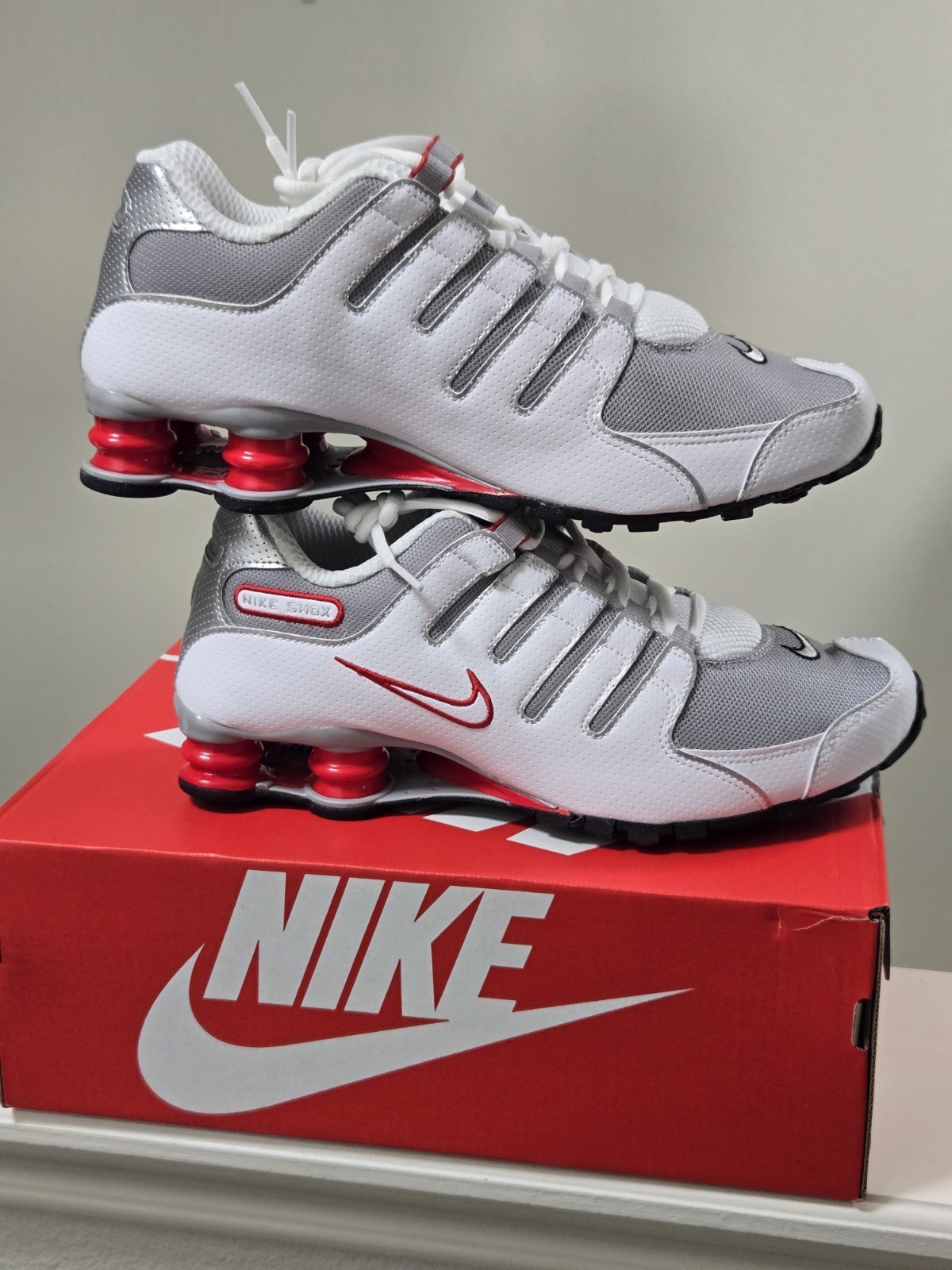 Nike Shox NZ White/Sport Red/Cool Grey/Metallic Silver Mens Size 10.5 378341-104