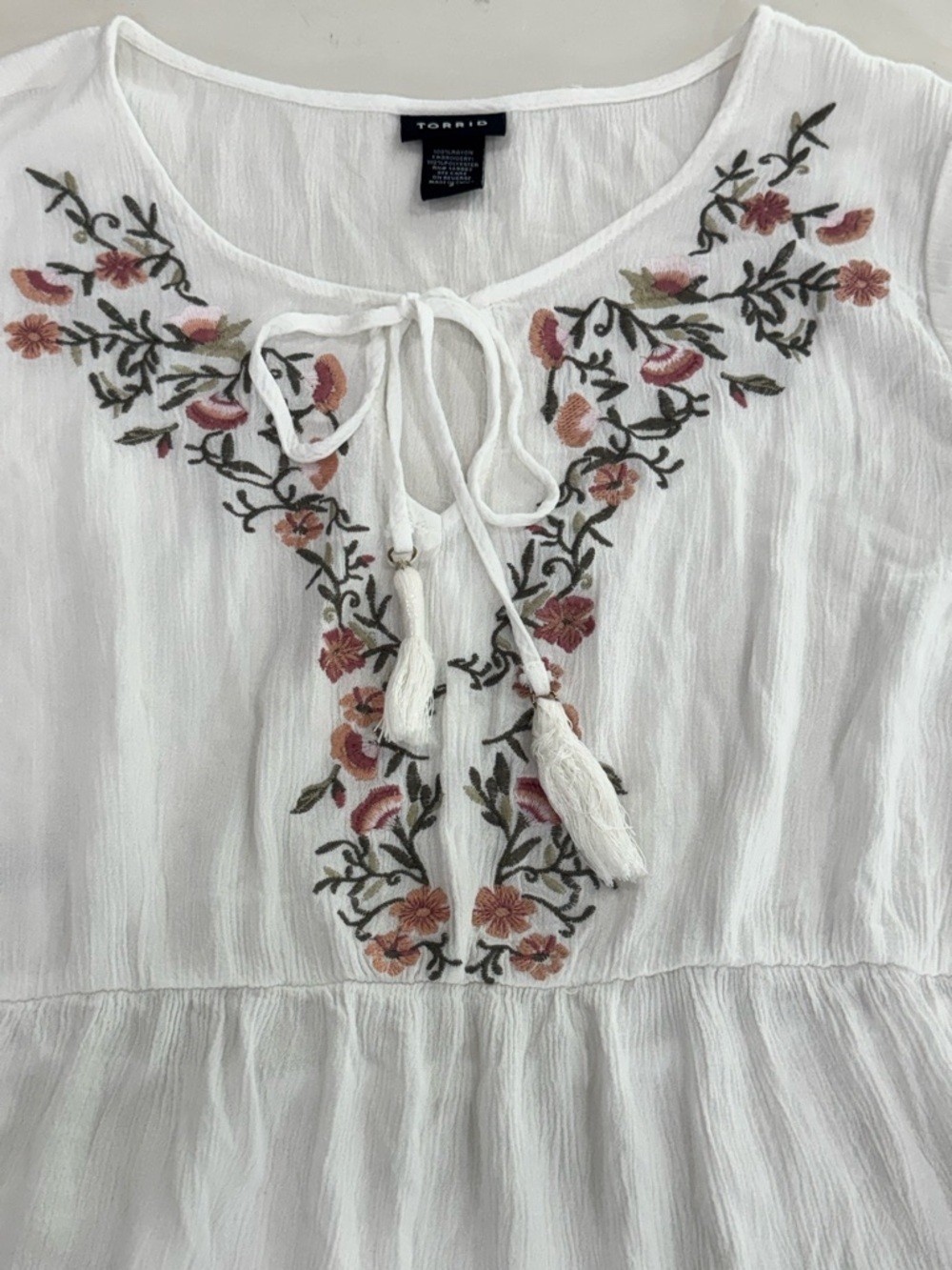 Torrid Ivory Boho Peasant Blouse Embroidered Floral Top Size 2