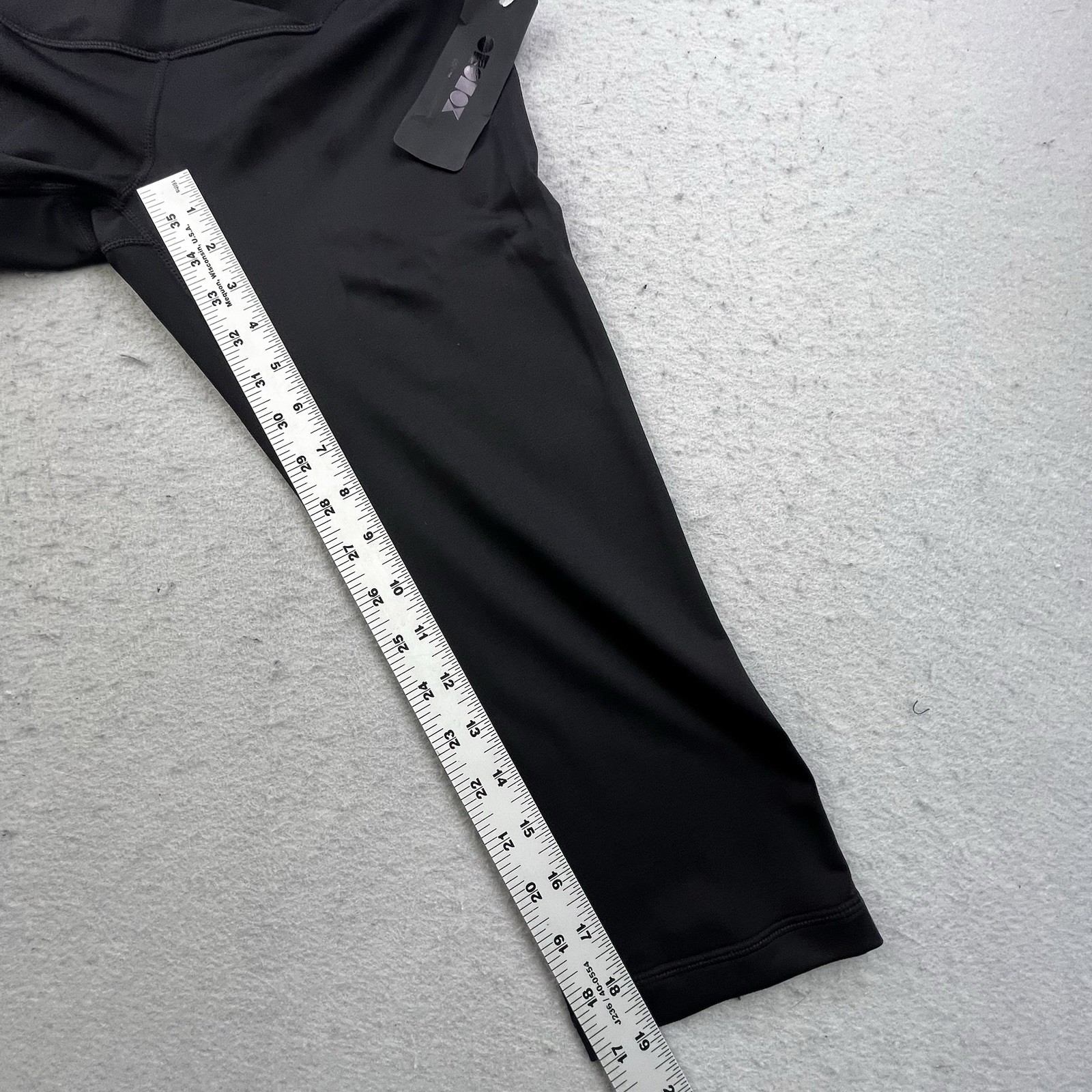 Ododos Leggings Size M Black Cropped Crisscross Waist Activewear Yoga NEW