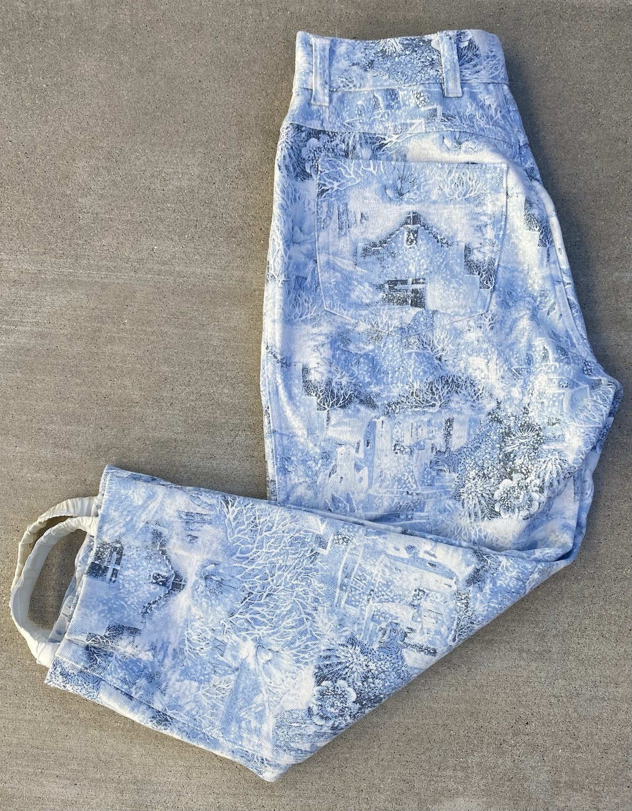 Escada Jeans All Over Print AOP Light Blue Etc On White Stirrup At Leg Hem 30 in