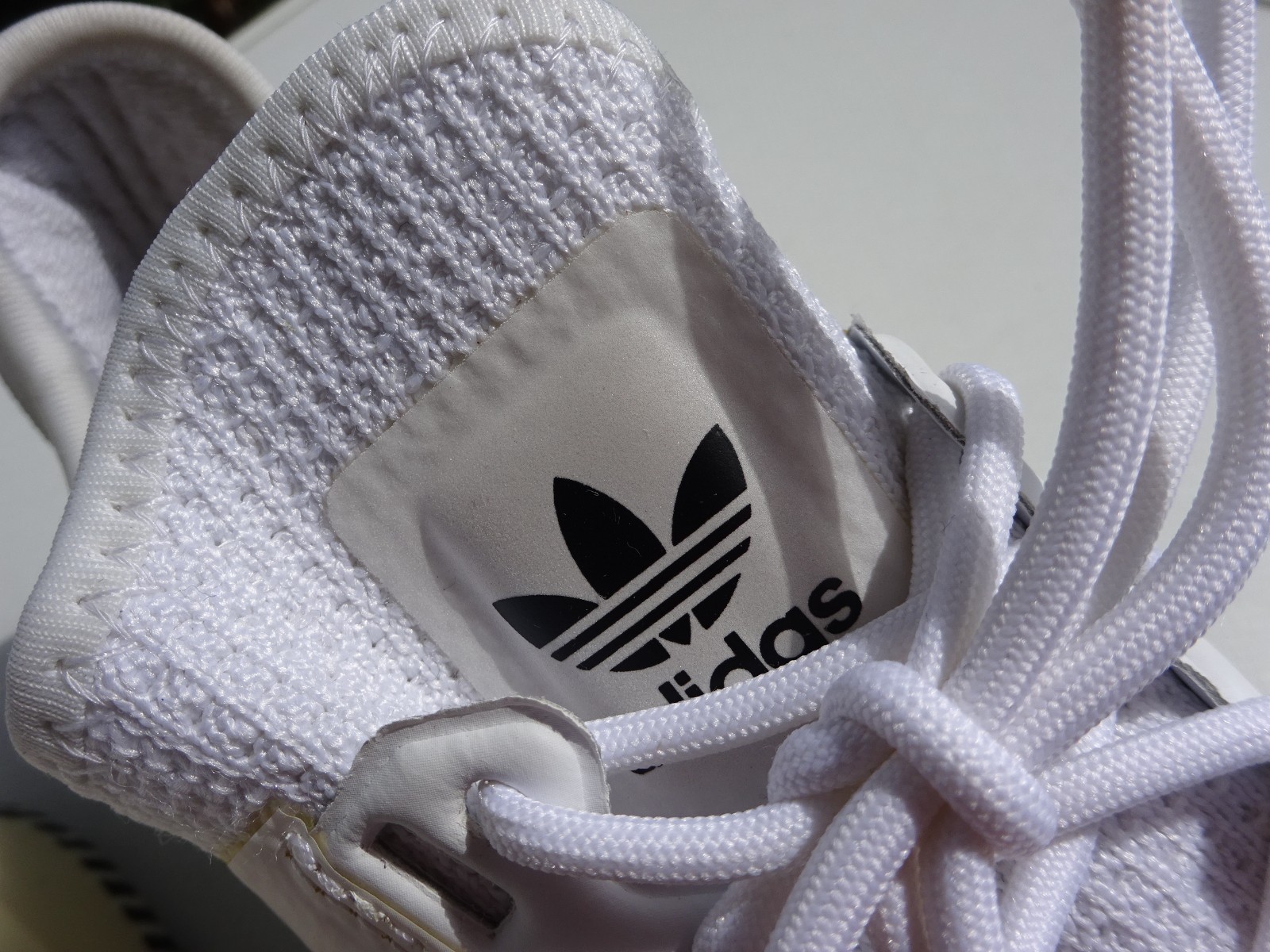Adidas FY2108 NMD R1 V2 Dazzle Pack Cloud White trainers size 37 1/3 (UK4.5) for new