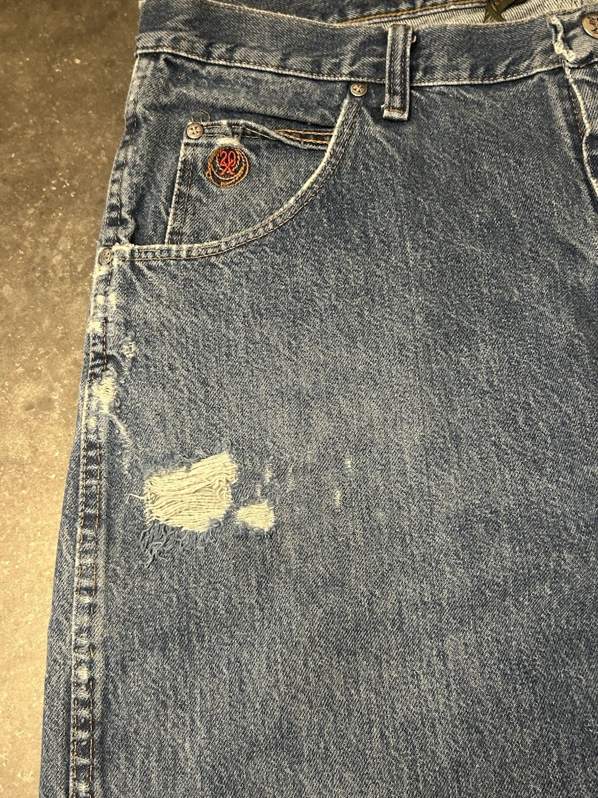 Wrangler 20X Mens Relaxed Fit Light Wash Distressed Denim Jeans Size 38×32 Baggy