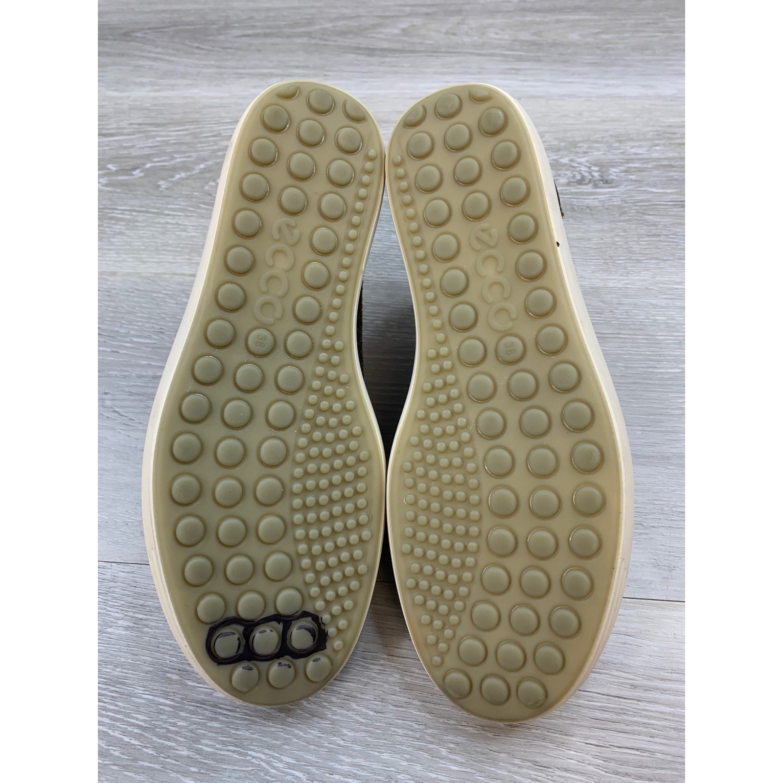 ECCO Soft 7 Women’s Sneakers Metallic Bronze Brown Leather 7 EW Comfort Shoes