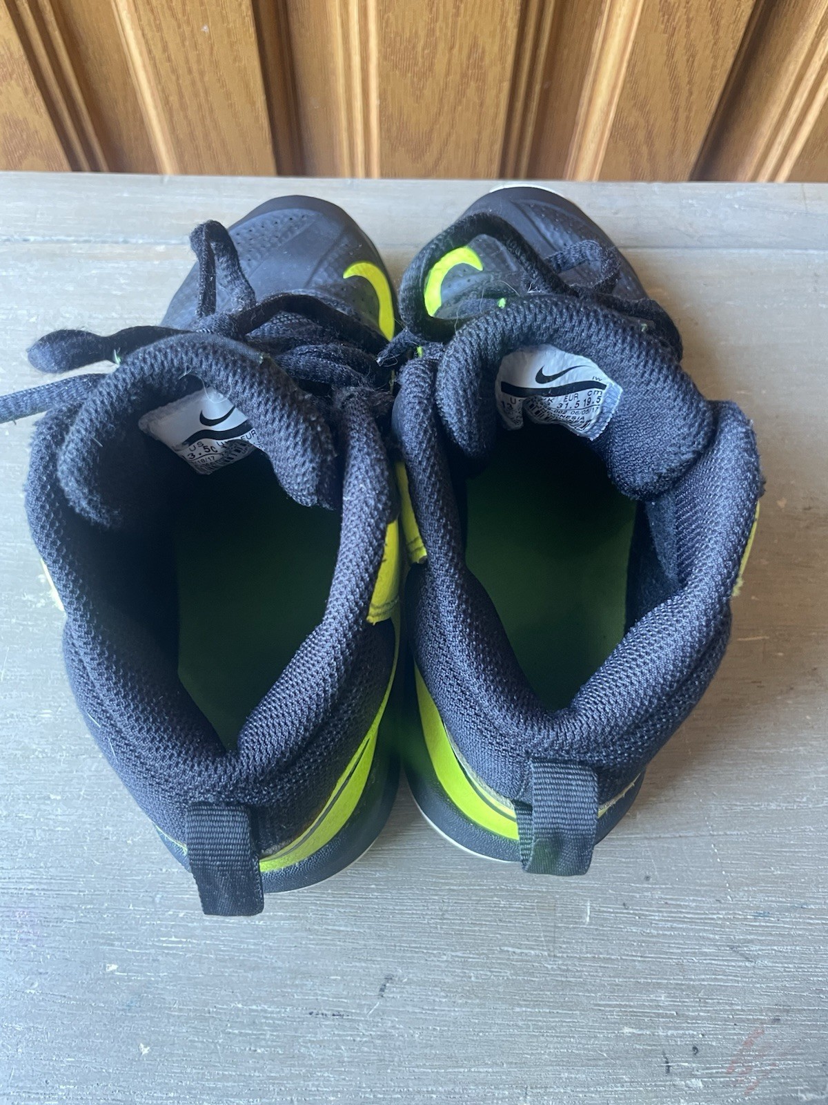 Nike Mid-Top Athletic Sneakers Black/Green Lace-Up size 13.5C