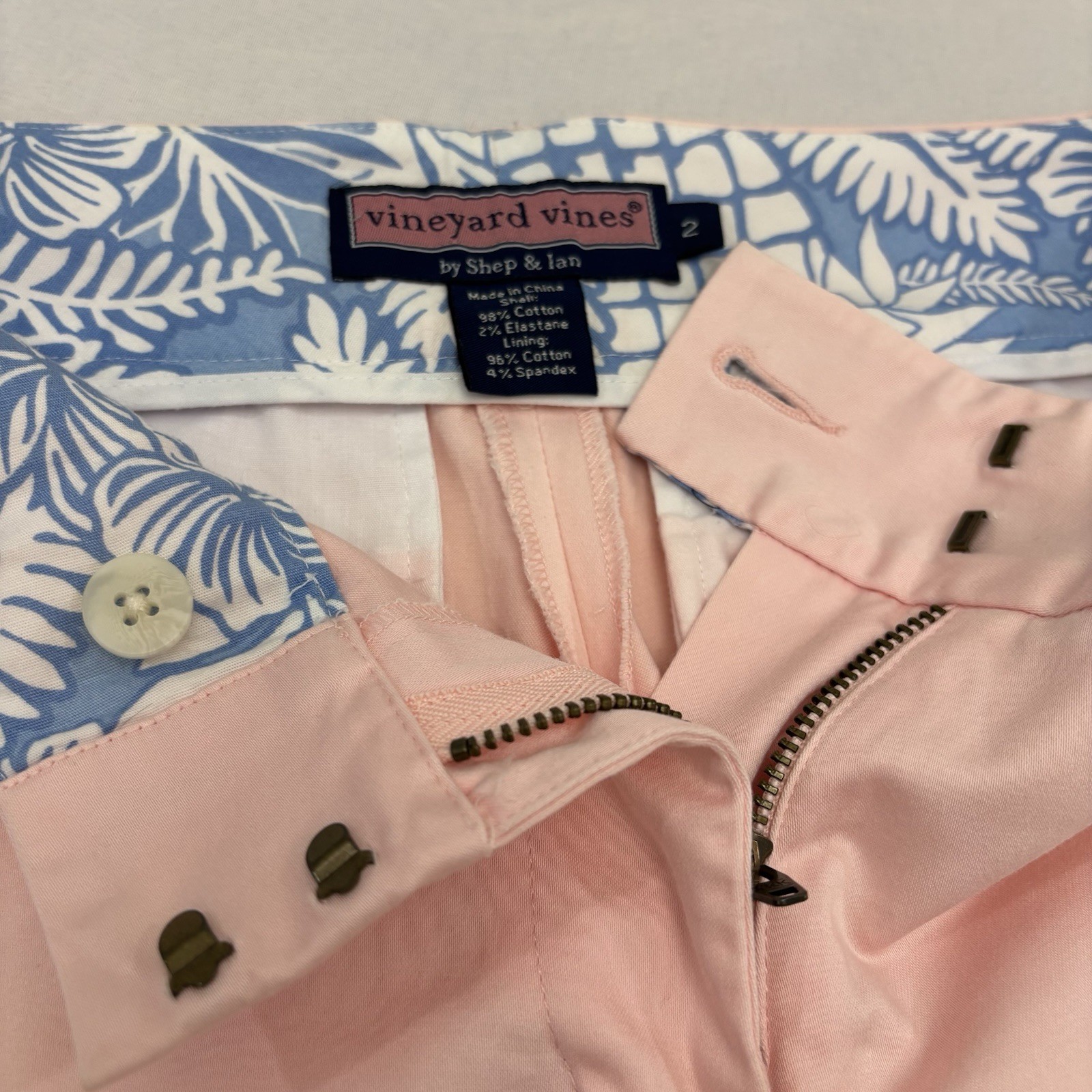 VINEYARD VINES Capri Pants Womens 98% Cotton Stretch Pink Back Pockets Sz 2