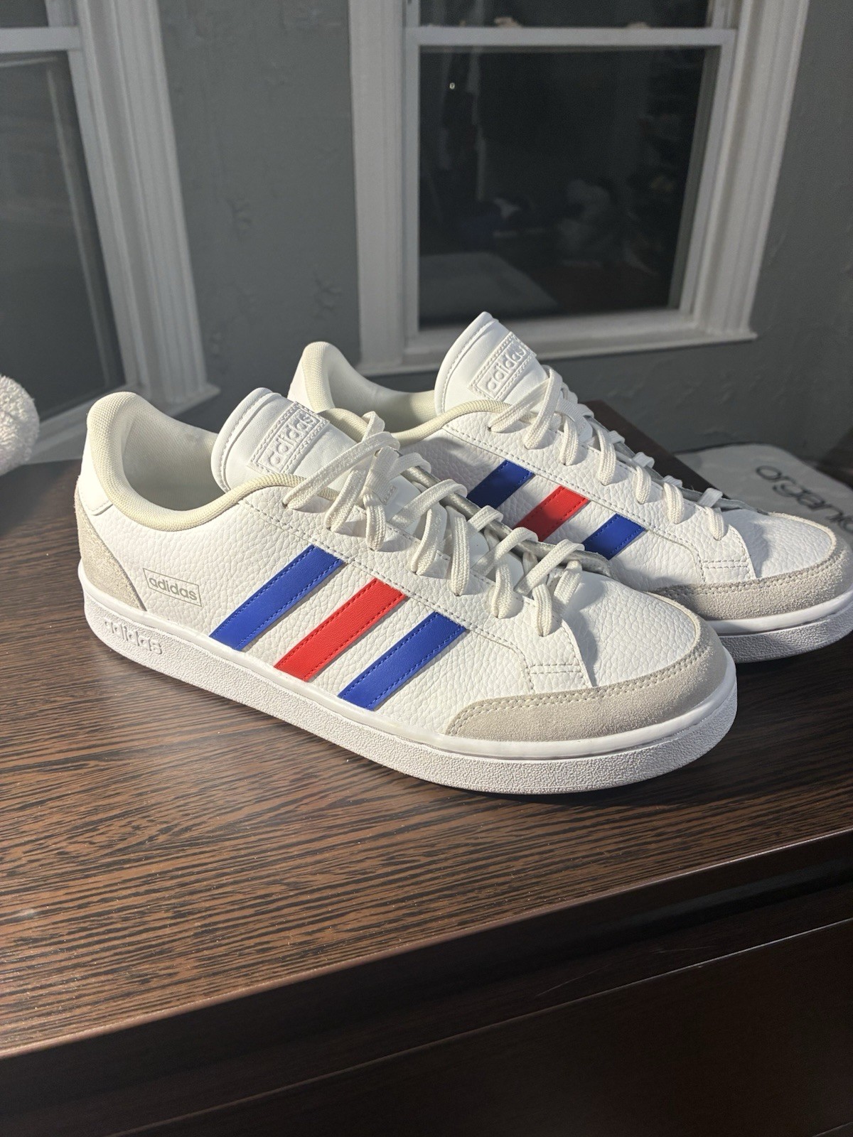 adidas Grand Court SE Low Top White/Blue/Red H02029 Size 11.5 men WORN 1x