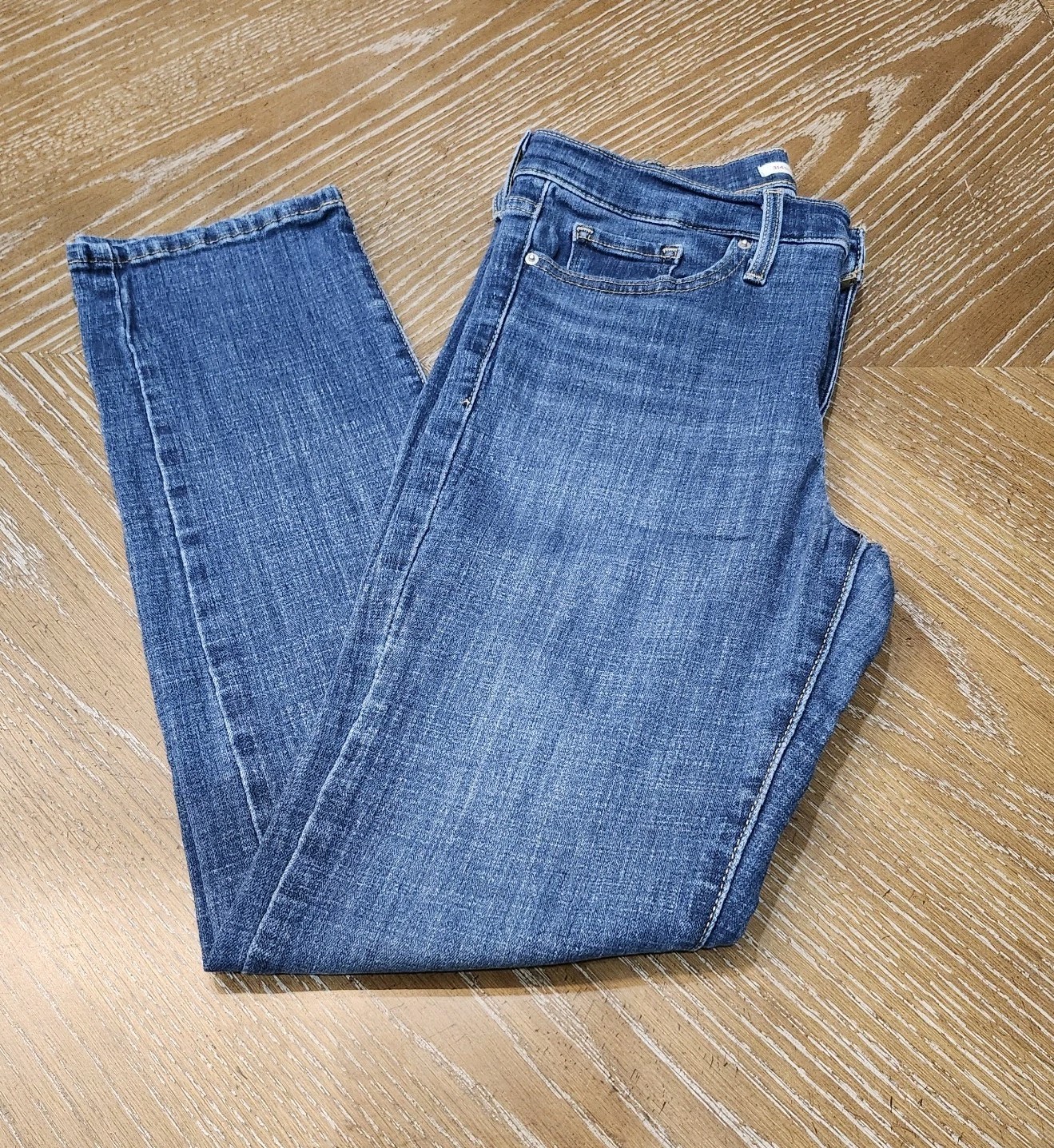 Levi’s 314 Shaping Straight Jeans Medium Wash Denim Womens W29xL30 Stretchy