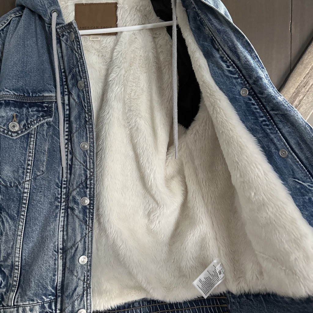 American Eagle Womens Trucker Jacket Fur Fleece Sherpa Hood Lined Denim Small
