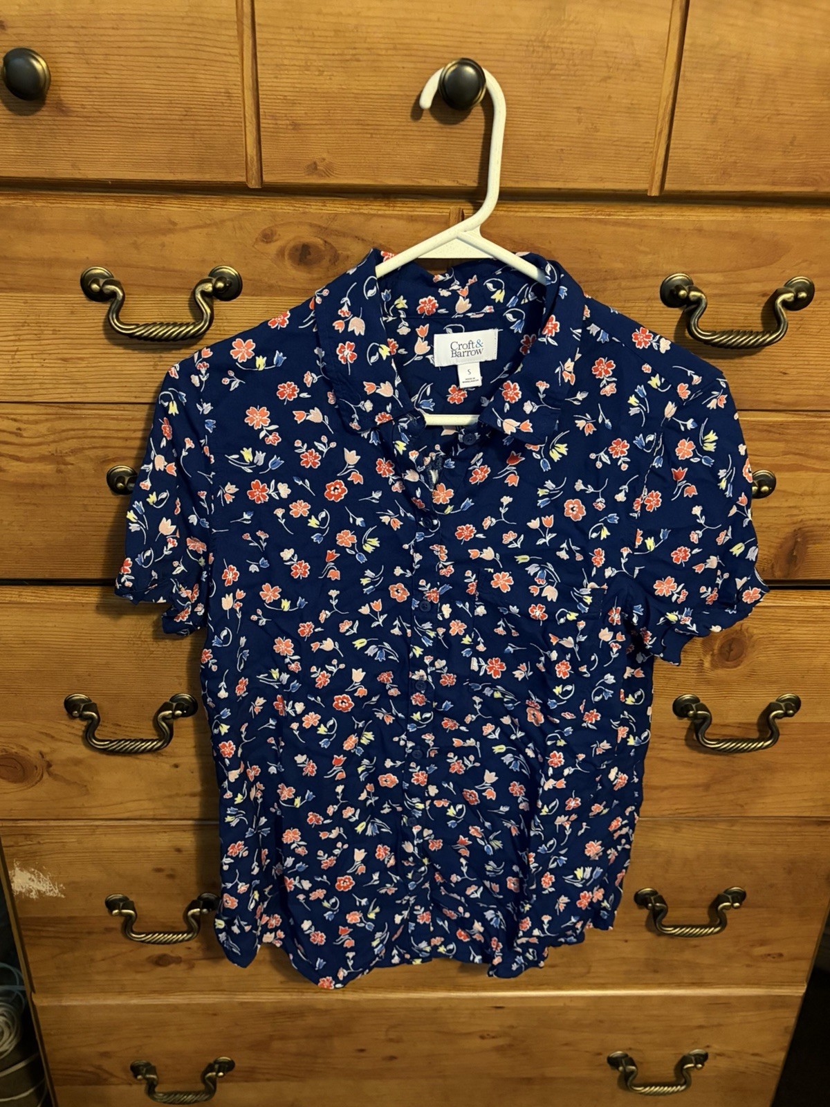 Croft & Barrow Women’s Blue Floral Short Sleeve Rayon Button-Up Shirt Size S