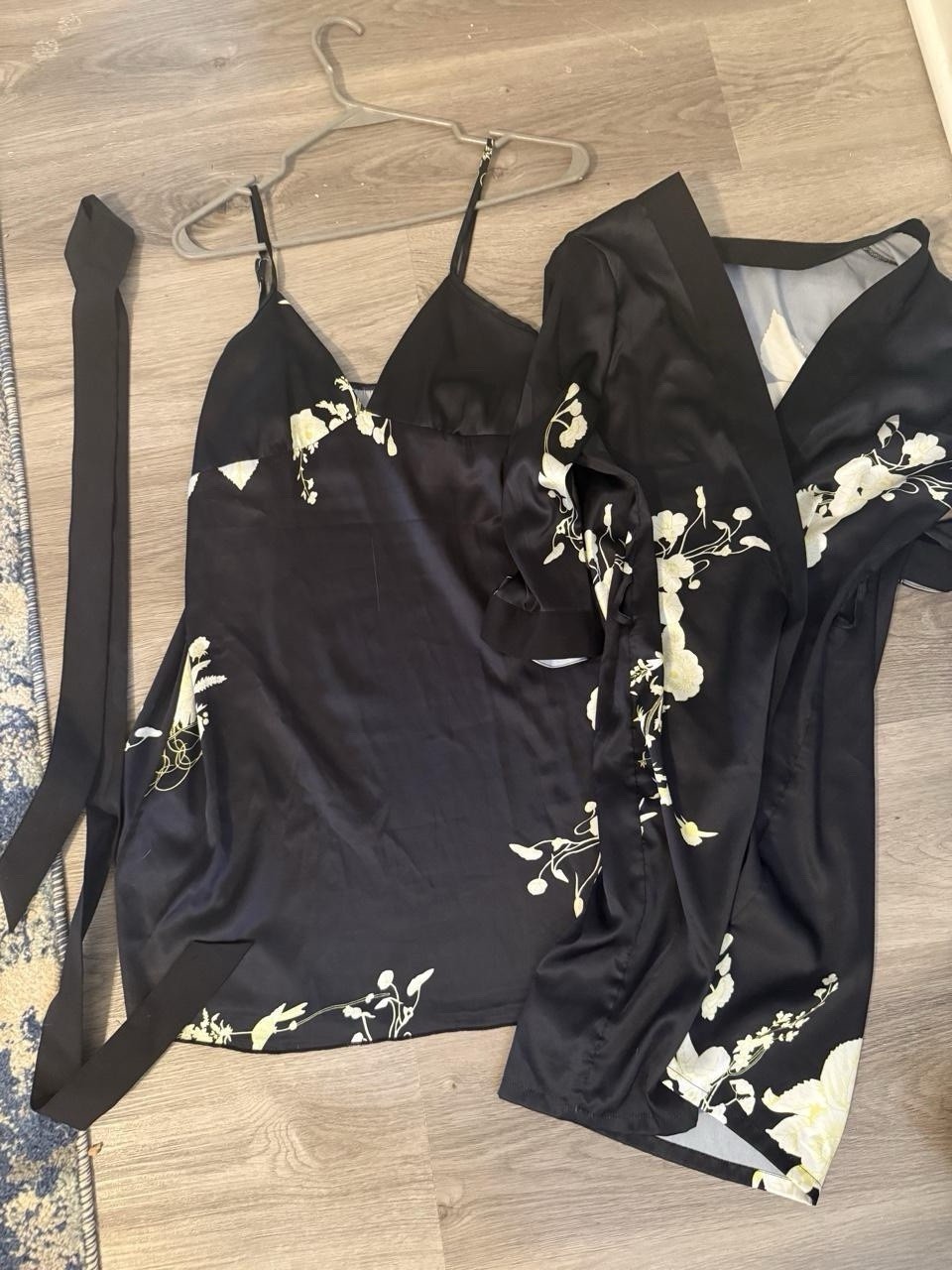 Women’s Satin Chemise & Robe Lounge Set Black/White Floral V-Neck Size S