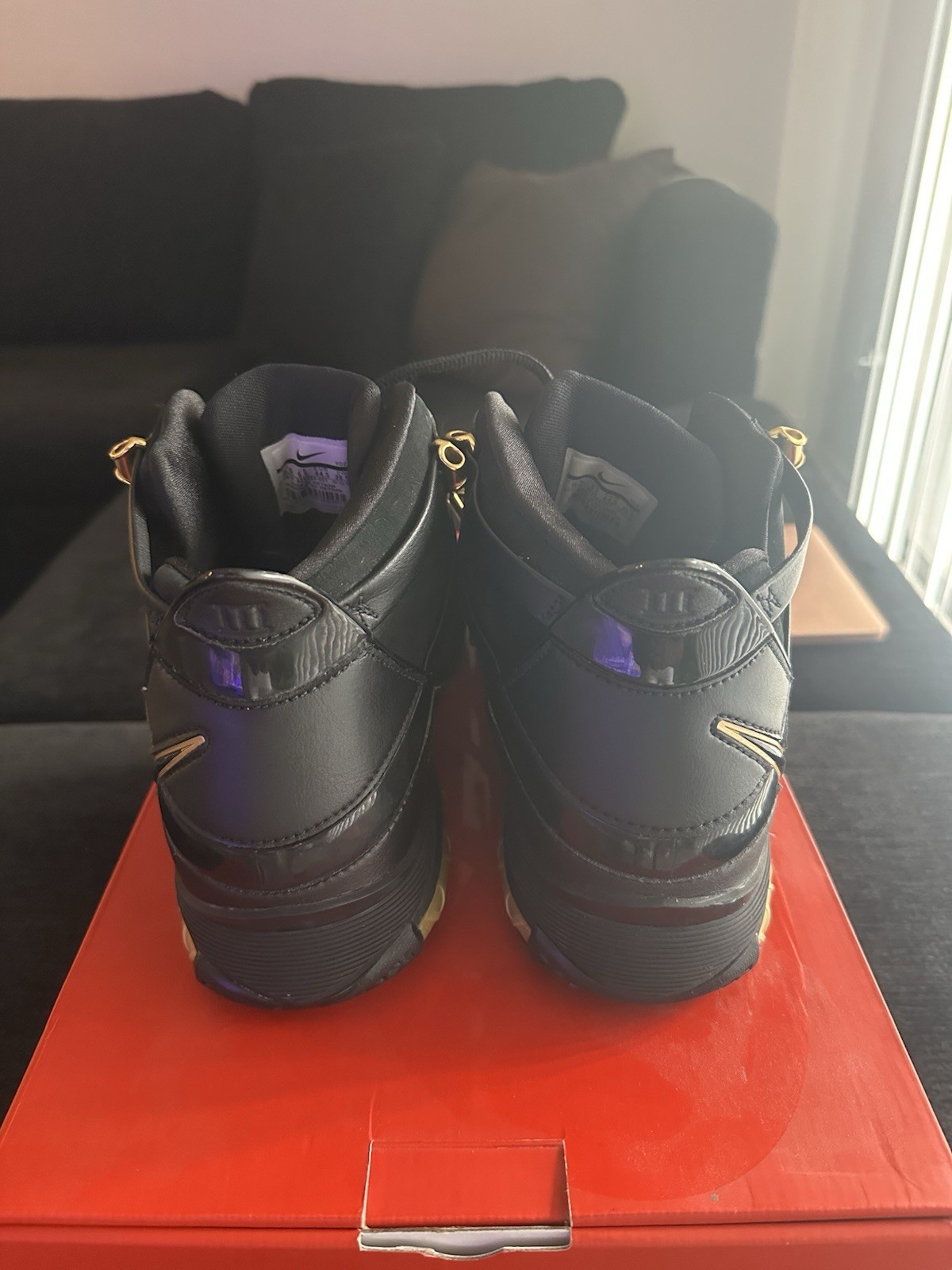 Nike Zoom LeBron 3 QS Black/Metallic Gold Mid Top Basketball AO2434-001