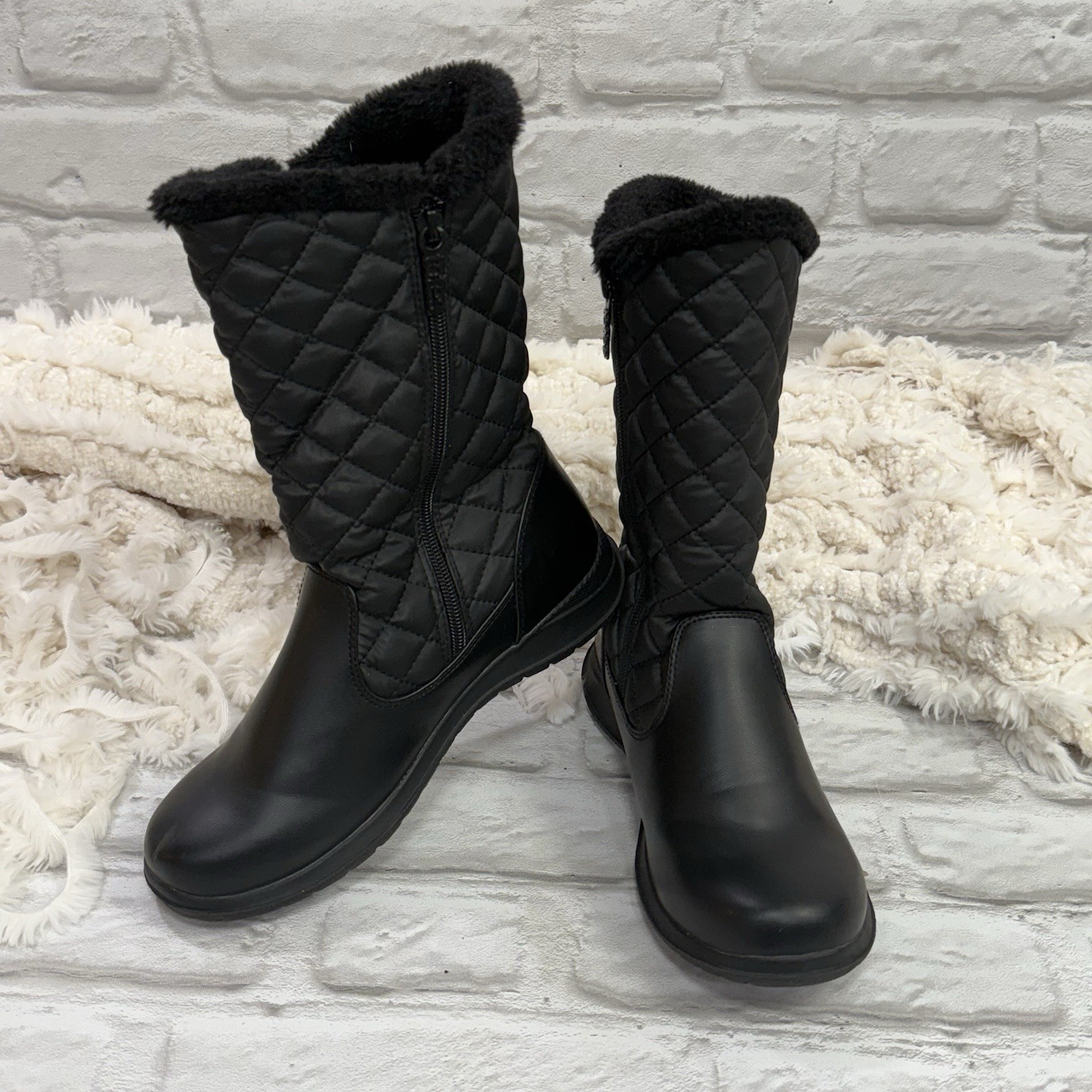 The Totes Jade Quilted Snow Boot Faux Fur Size 7M Black All Weather Winter Boots
