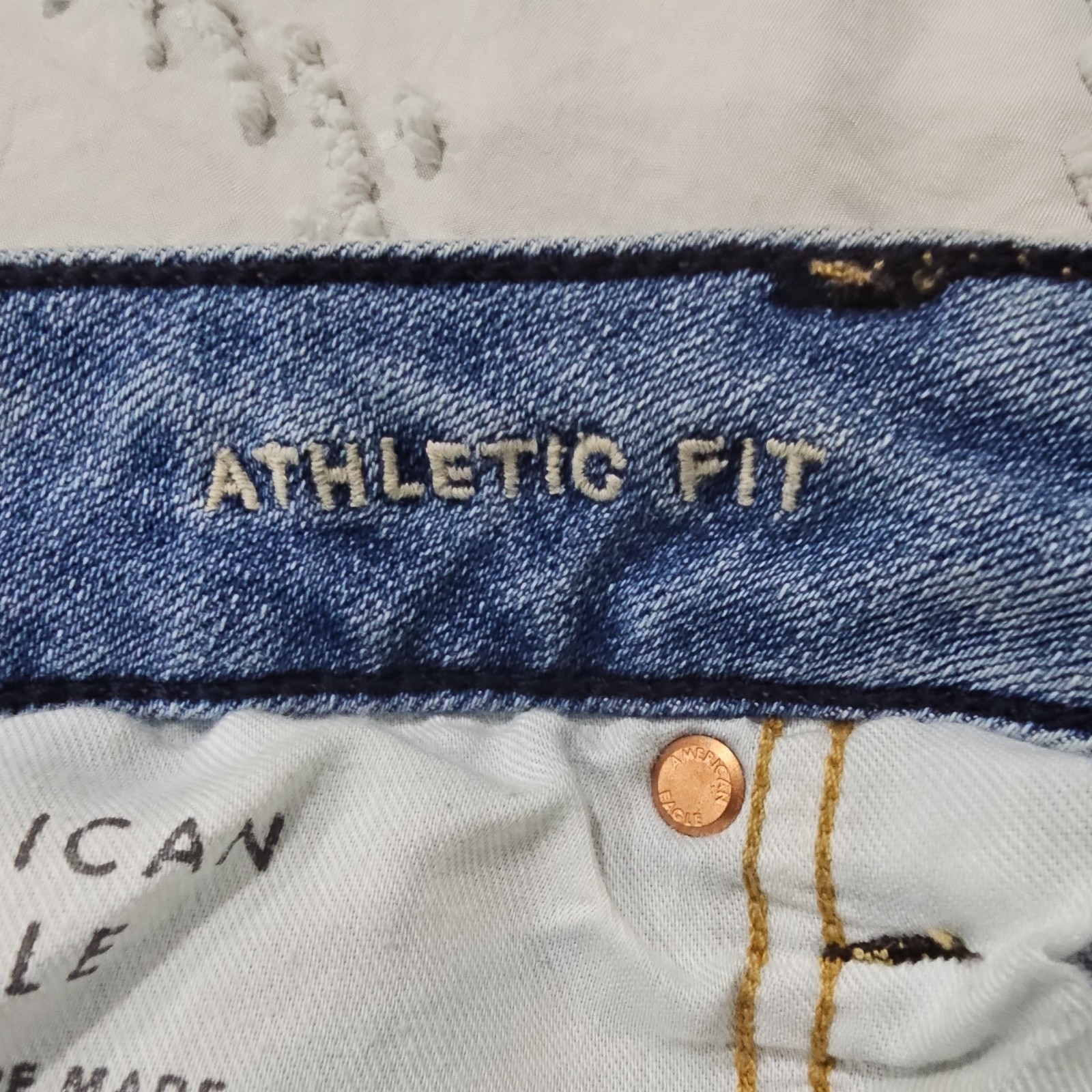 American Eagle Men’s Airflex+ Original Straight Jeans 0112-6327 Light Wash 34/30