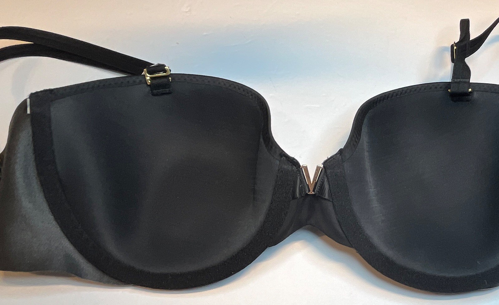 Victoria’s Secret 32DD Black Underwired Padded Strapless Convertible Push Up Bra