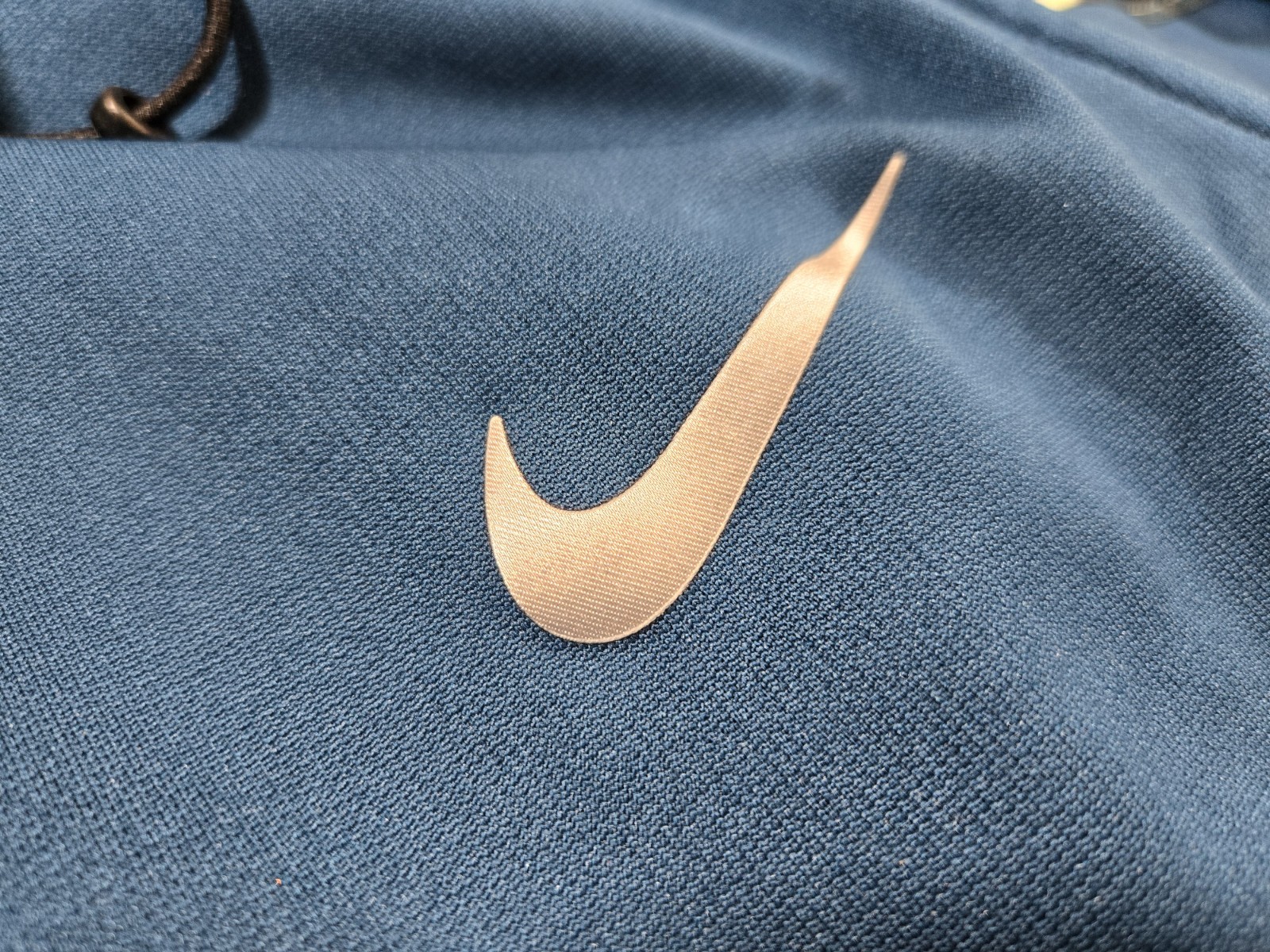 Excellent Condition Mens 2XLNike Therma-Fit long Sleeve with Hood!!! Great Deal!