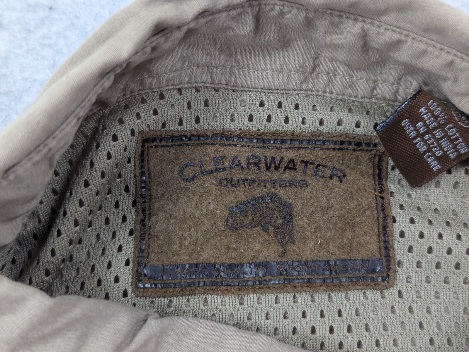 Clearwater Shirt Mens Extra Large Beige Fishing Outdoors Lures Reels Vented