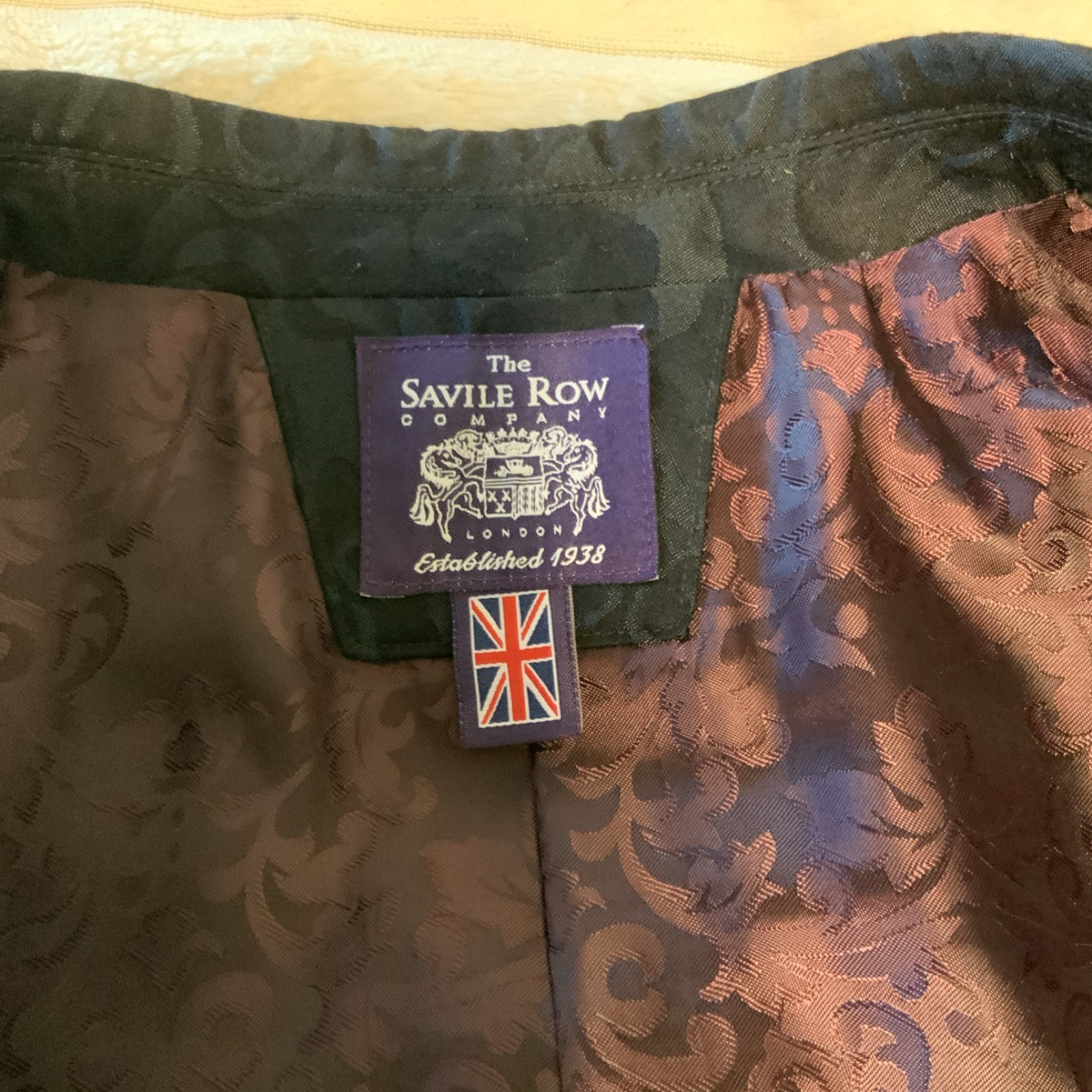Savile Row Company Black Tuxedo Jacket 44R Regular Polyester Rayon Formal