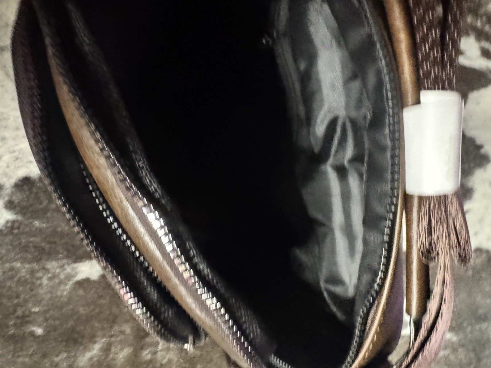 La Philipe Miami Men’s Cross Body Leather Messenger Bag Dark Brown NWT