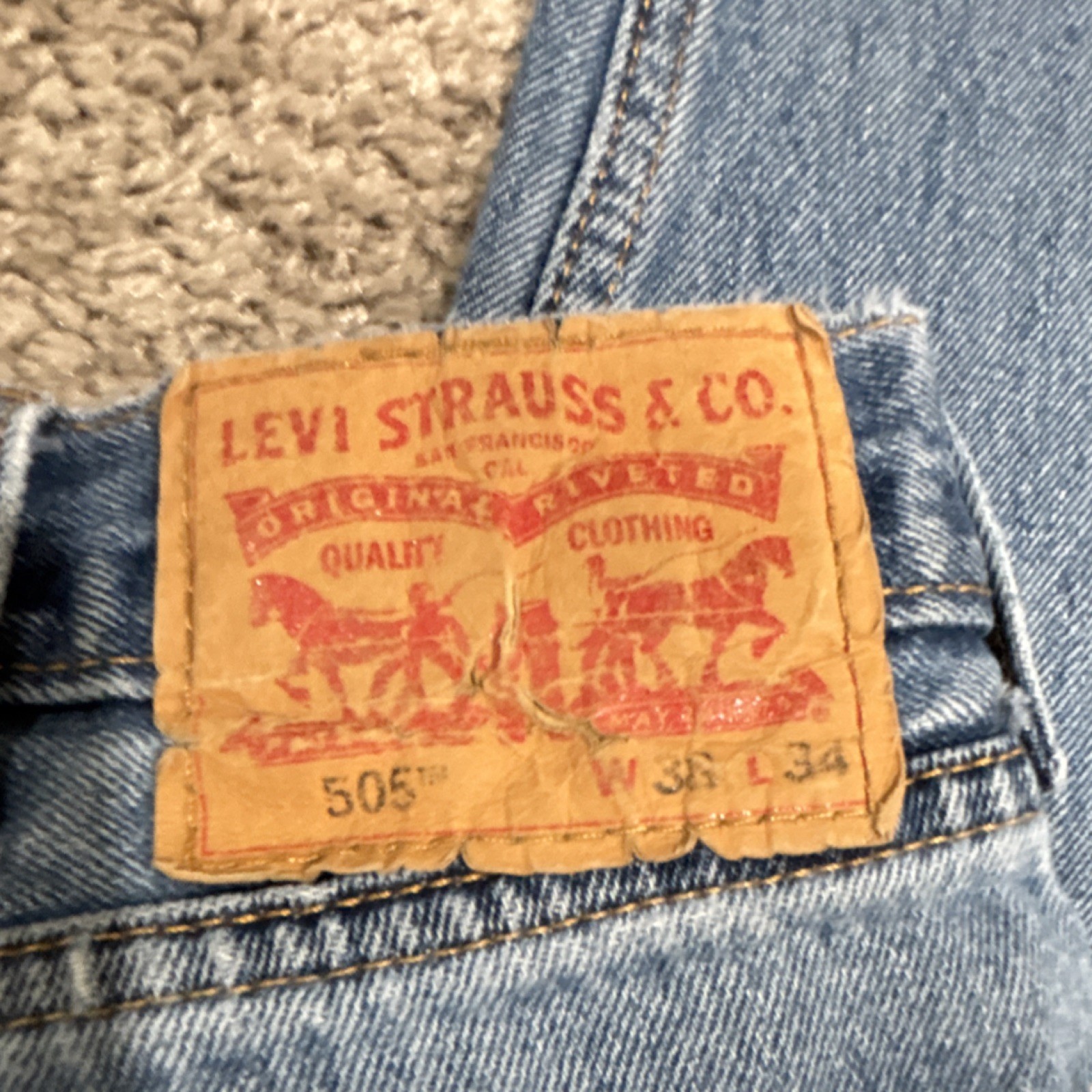 Levi’s 500 Series Men’s 505 Straight Blue Medium Wash Denim Jeans 5-Pocket
