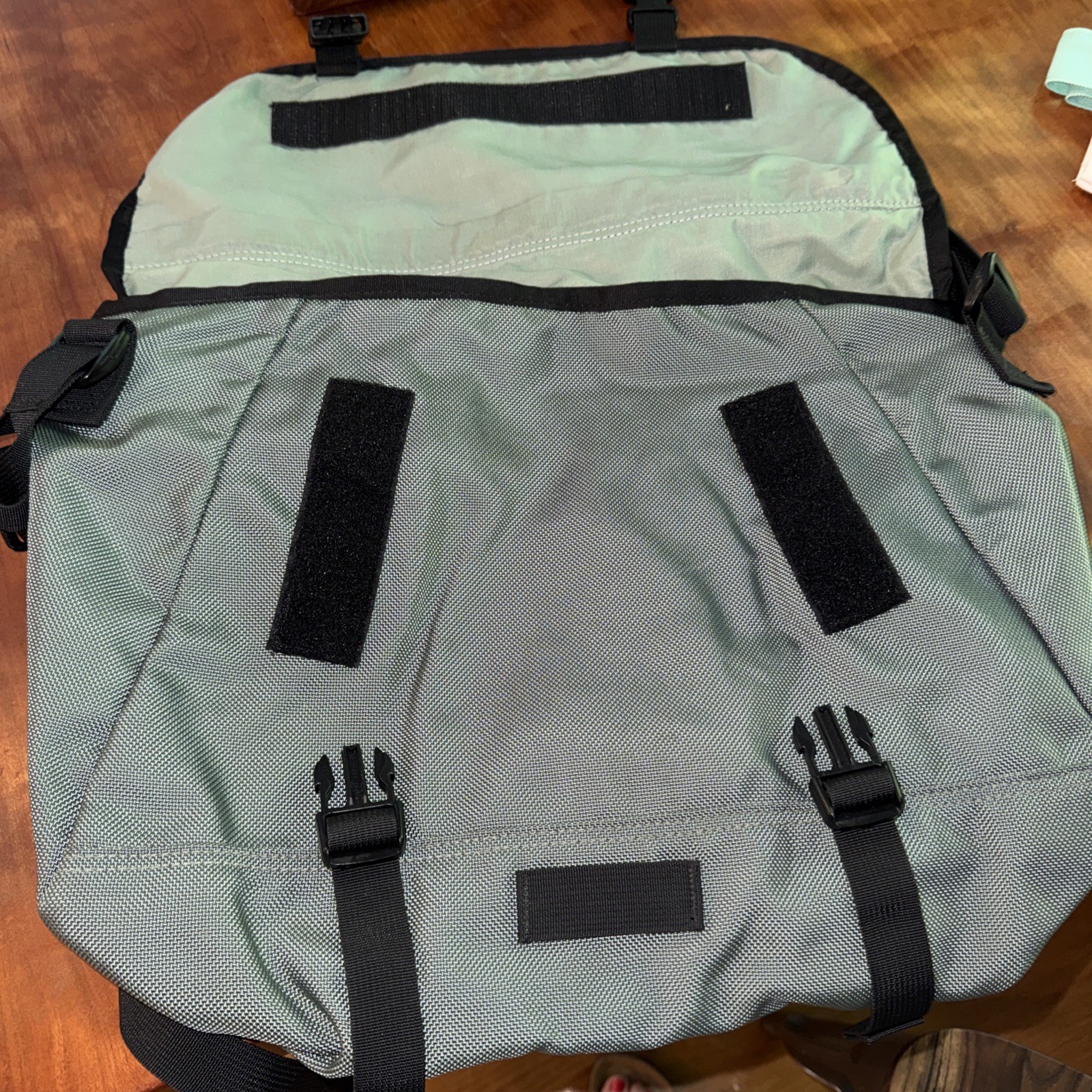 Patagonia Vintage Cycling Messenger Bag Half Mass Gray, Reflective