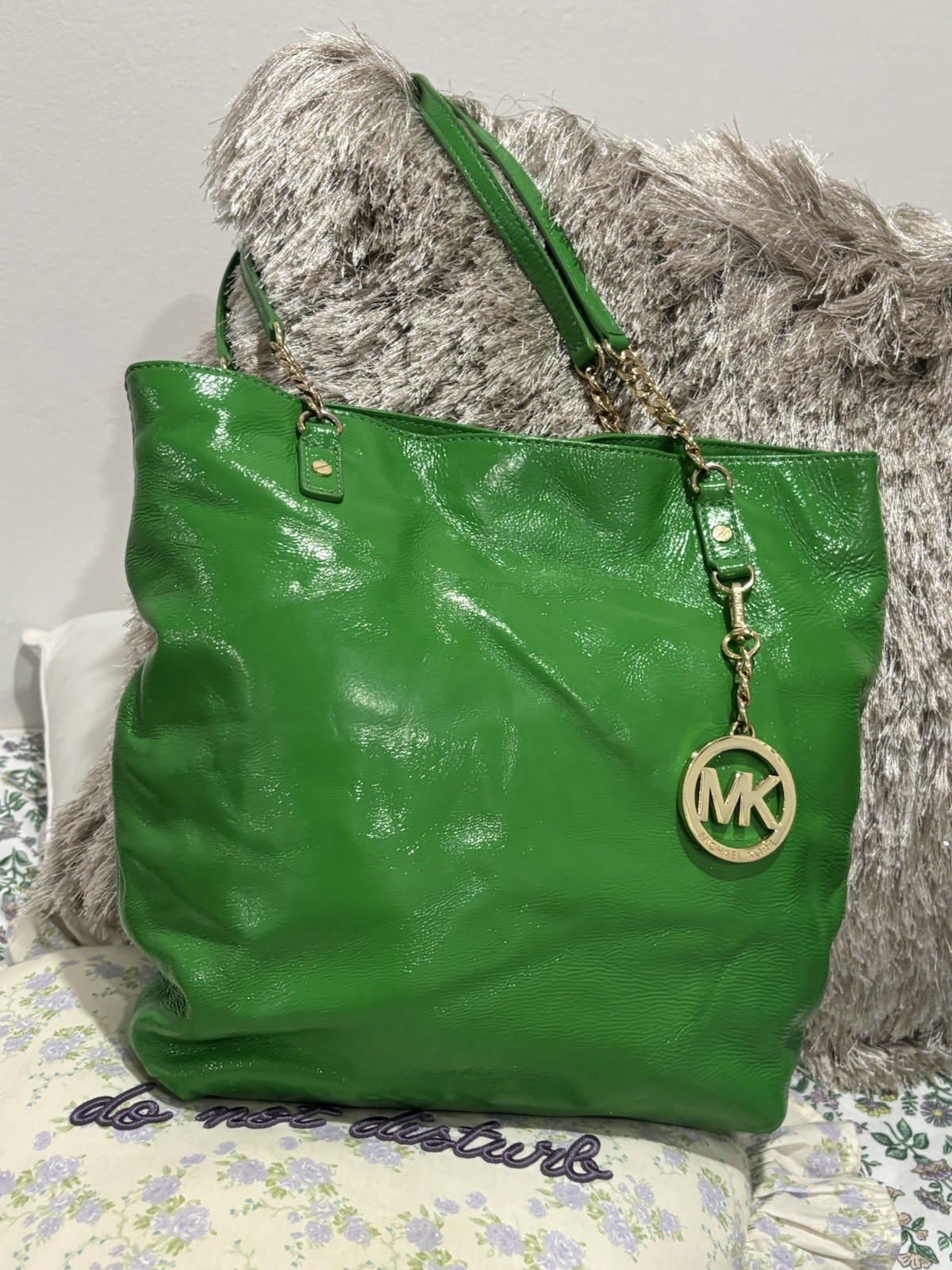 Michael Kors Jet Set Tote Bag bright green patent leather gold chain accents