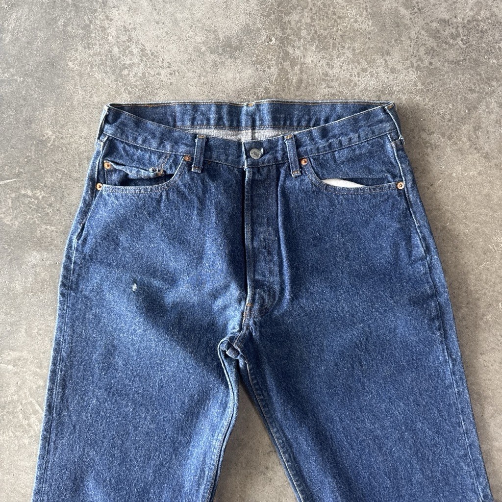 36×38 – Vtg. 90s Levi’s 501 Button Fly medium dark Wash Made in USA men’s