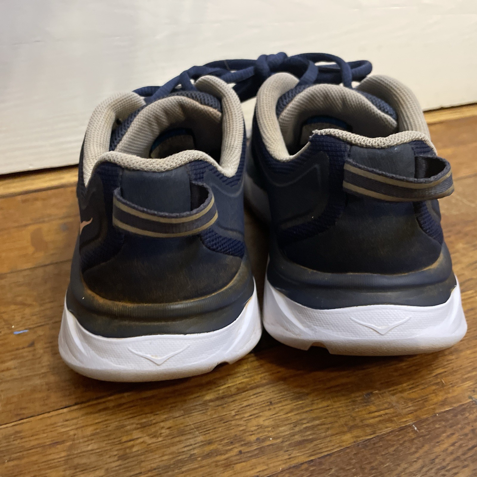 HOKA One One W Akasa Time To Fly Navy Peach White US 6 EU 37 1/3