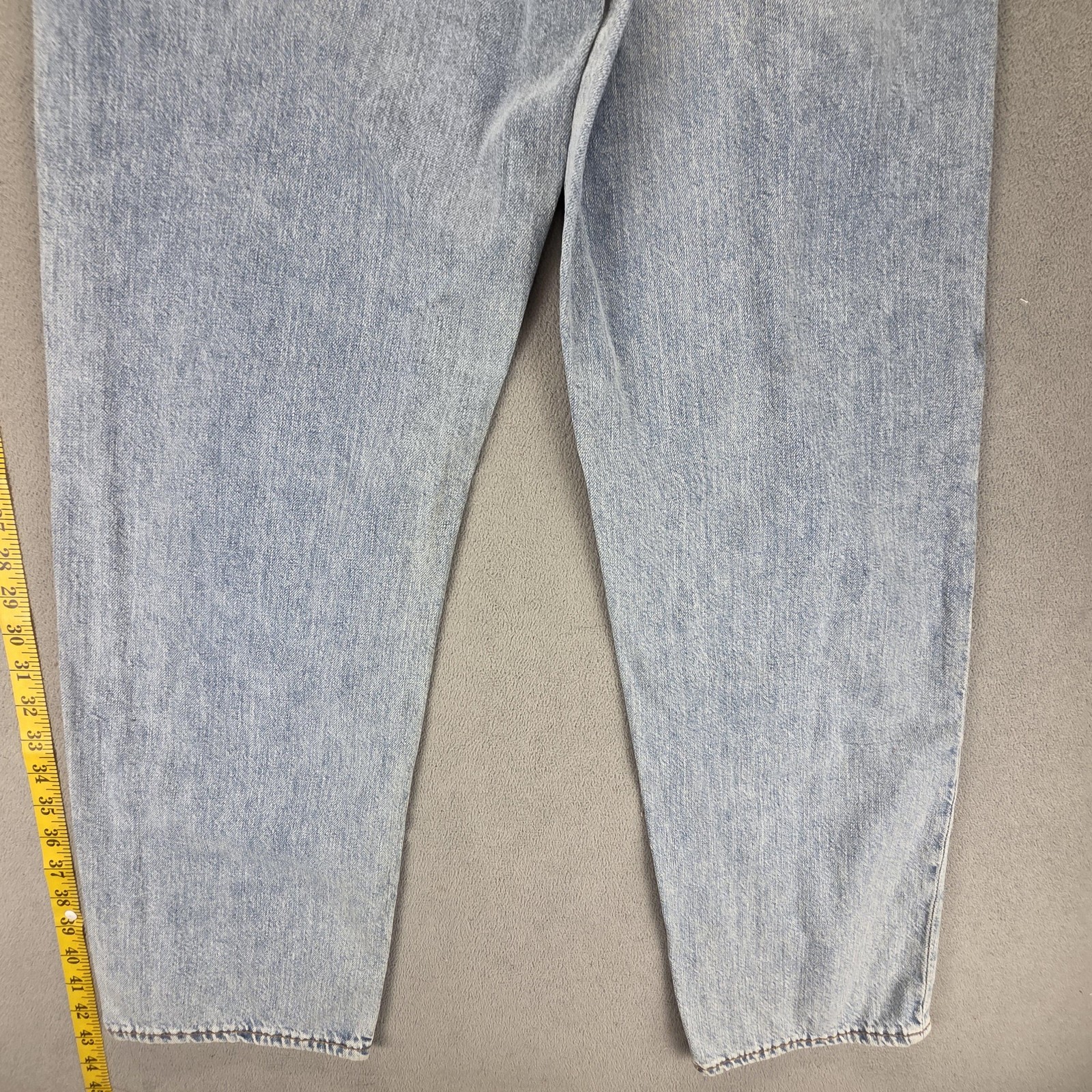 Levis 568 Jeans Mens 30×32 Light Wash Blue Denim Relaxed Tapered Zip Fly