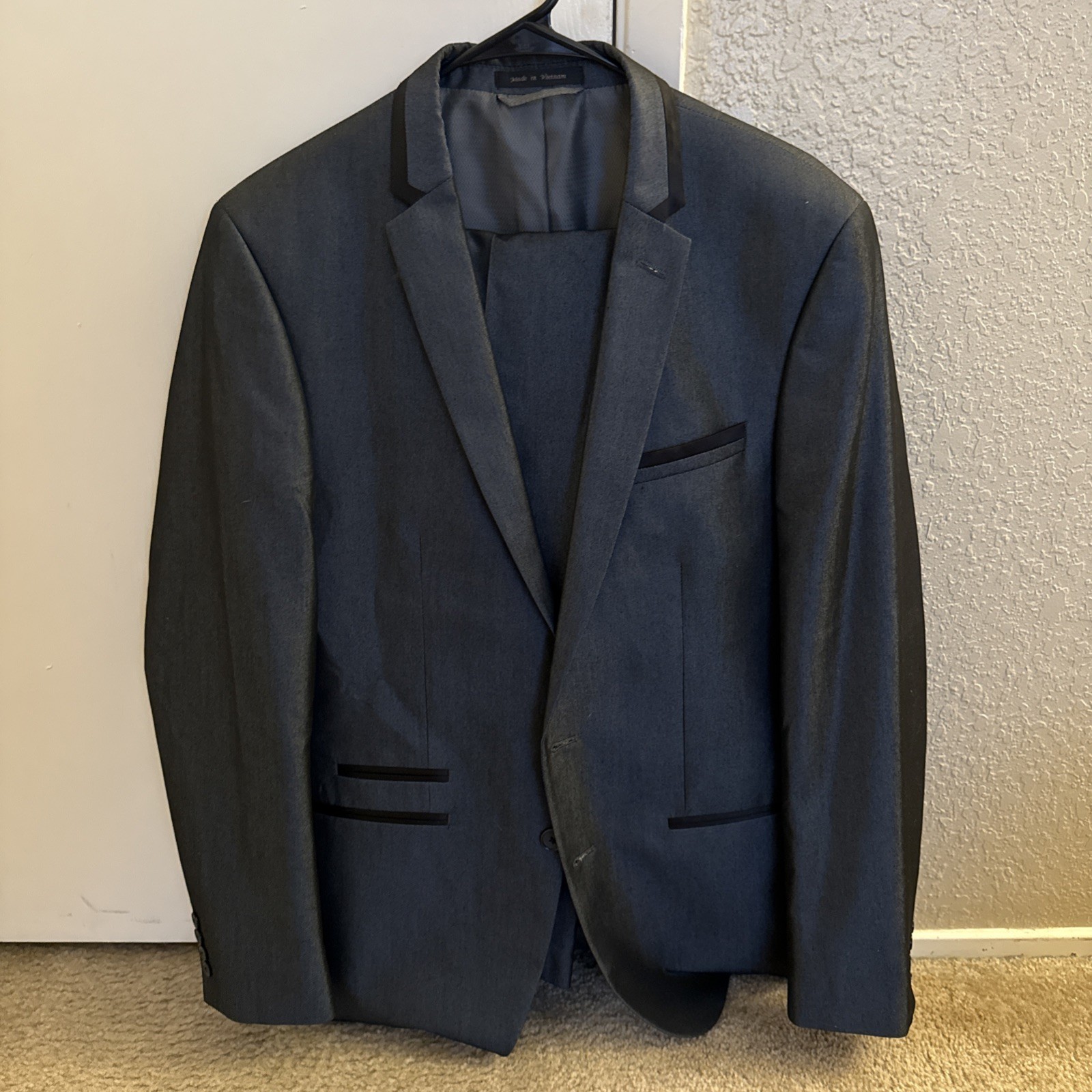 Andrew Fezza slick 2-Piece Suit Mens 2 Button Jacket And Pants 42L Gray