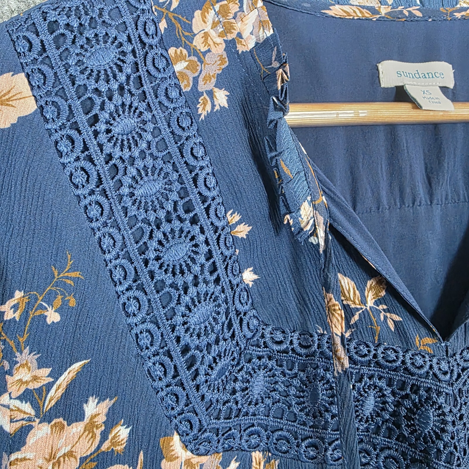 Sundance 100% Silk Blouse XS Blue Floral Boho Peasant Prairie Cottage Top Tunic