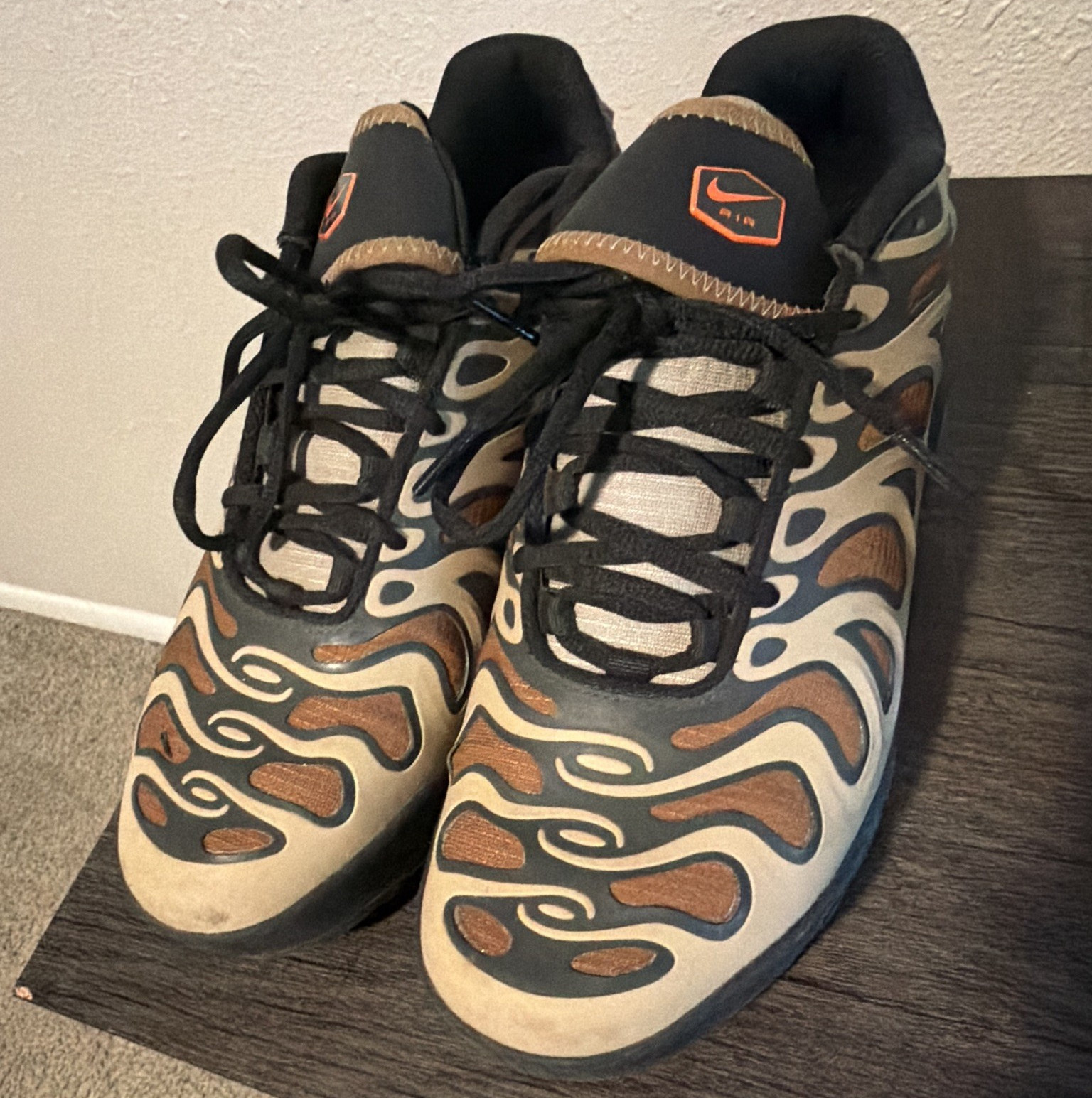 Nike Air Max Plus Drift Low Top Lace-Up Sneakers Khaki FZ3041-200