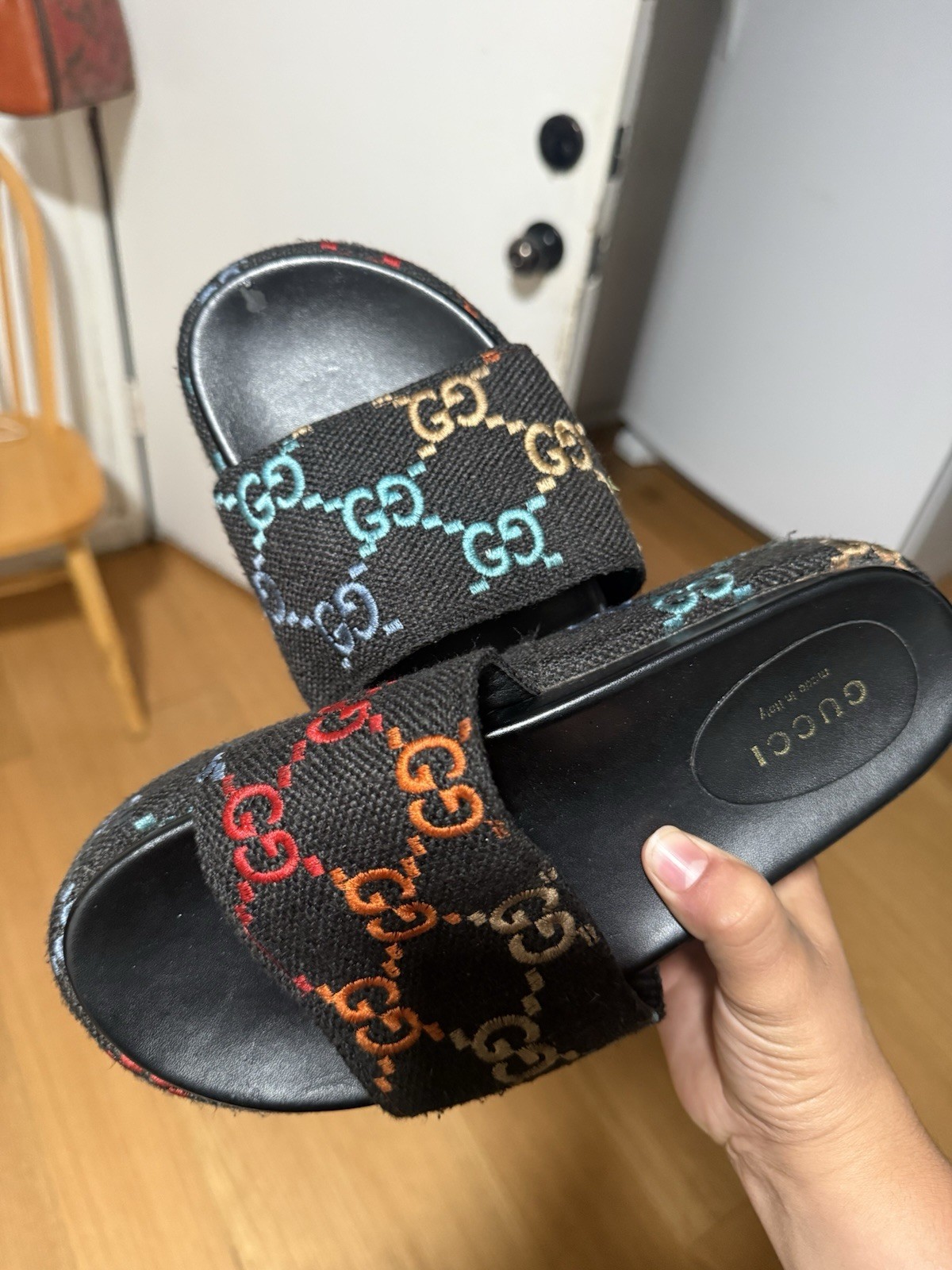Gucci Women’s GG Logo Slide Sandals Black/Multicolor Rubber Slip-On US 10