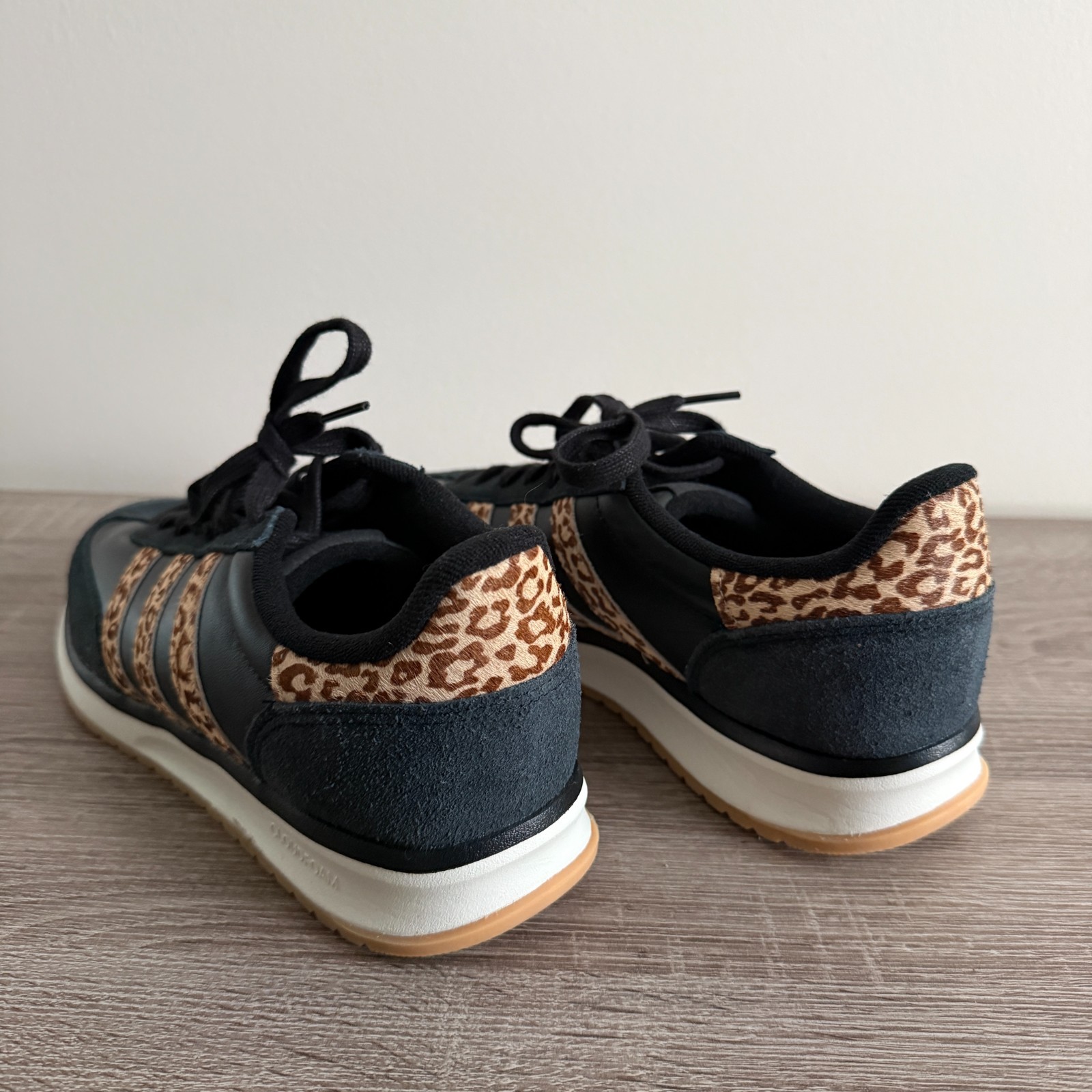 Adidas Run 70s Sneaker – Black / Leopard Print – Women’s Athletic Shoes – US 11