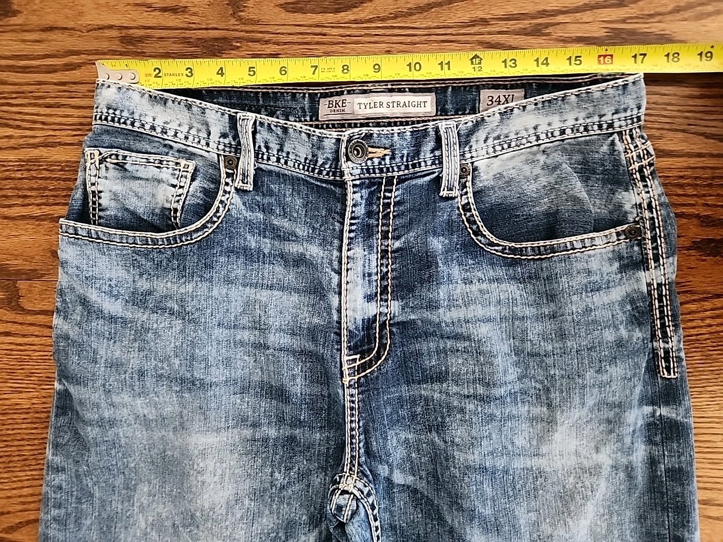 Buckle BKE Tyler Straight 34XL Medium Wash Whiskering Men’s Blue Jeans 34/35