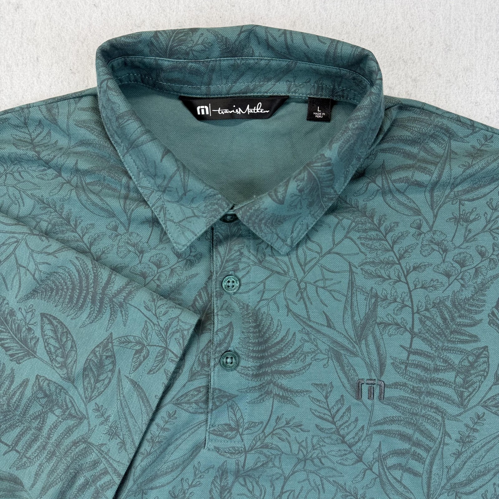 Travis Mathew Polo Shirt Mens Medium Green Floral Print Greystone Logo Golf Pima