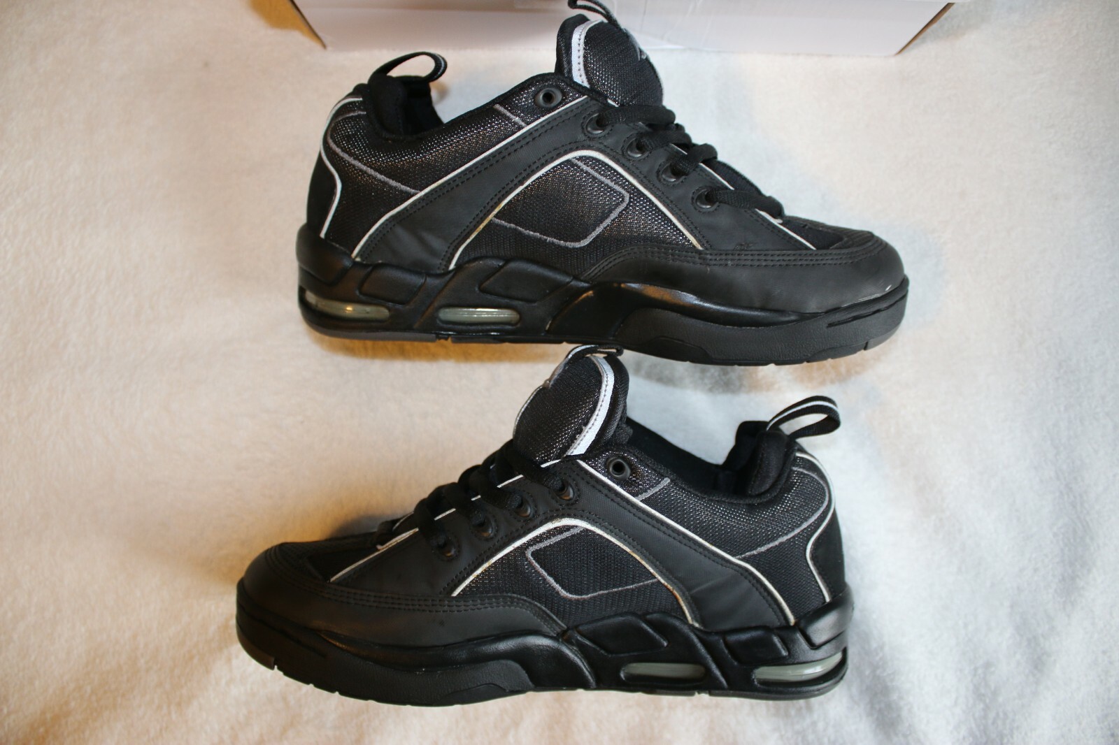 Emerica Scale – Sample – Size 9.5 US – ( Es – Koston – Axion – Emerica )