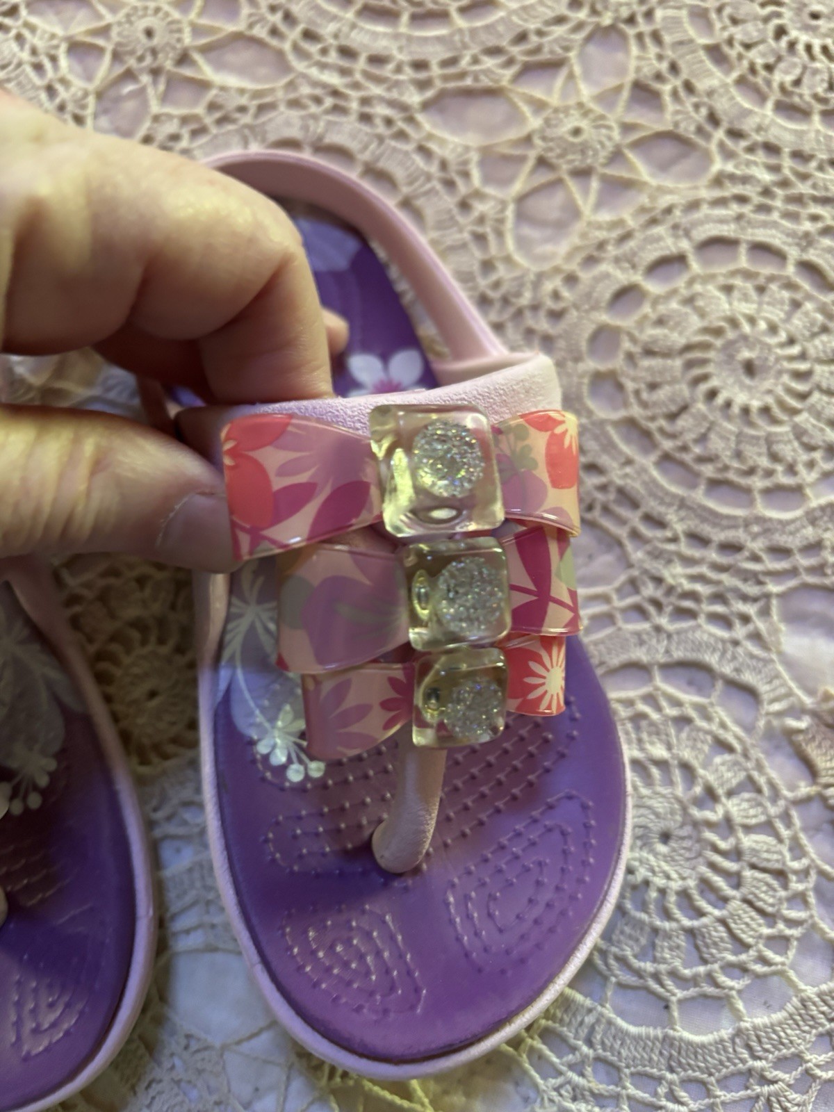 CROCS Toddler Girls Isabella Thong Bow Sandal Sz C 8/9 Back Strap Glitter Stones