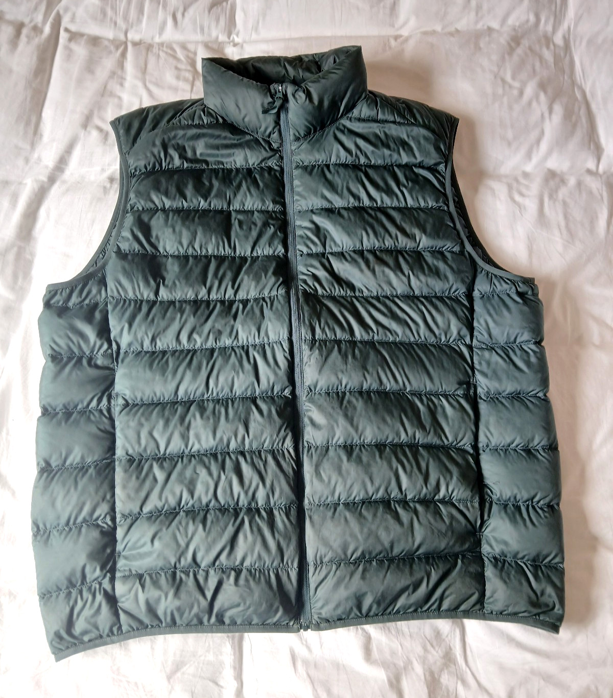 Uniqlo Ultra Light Down Vest Gilet Bodywarmer Mens XL – Dark Green – Lightweight