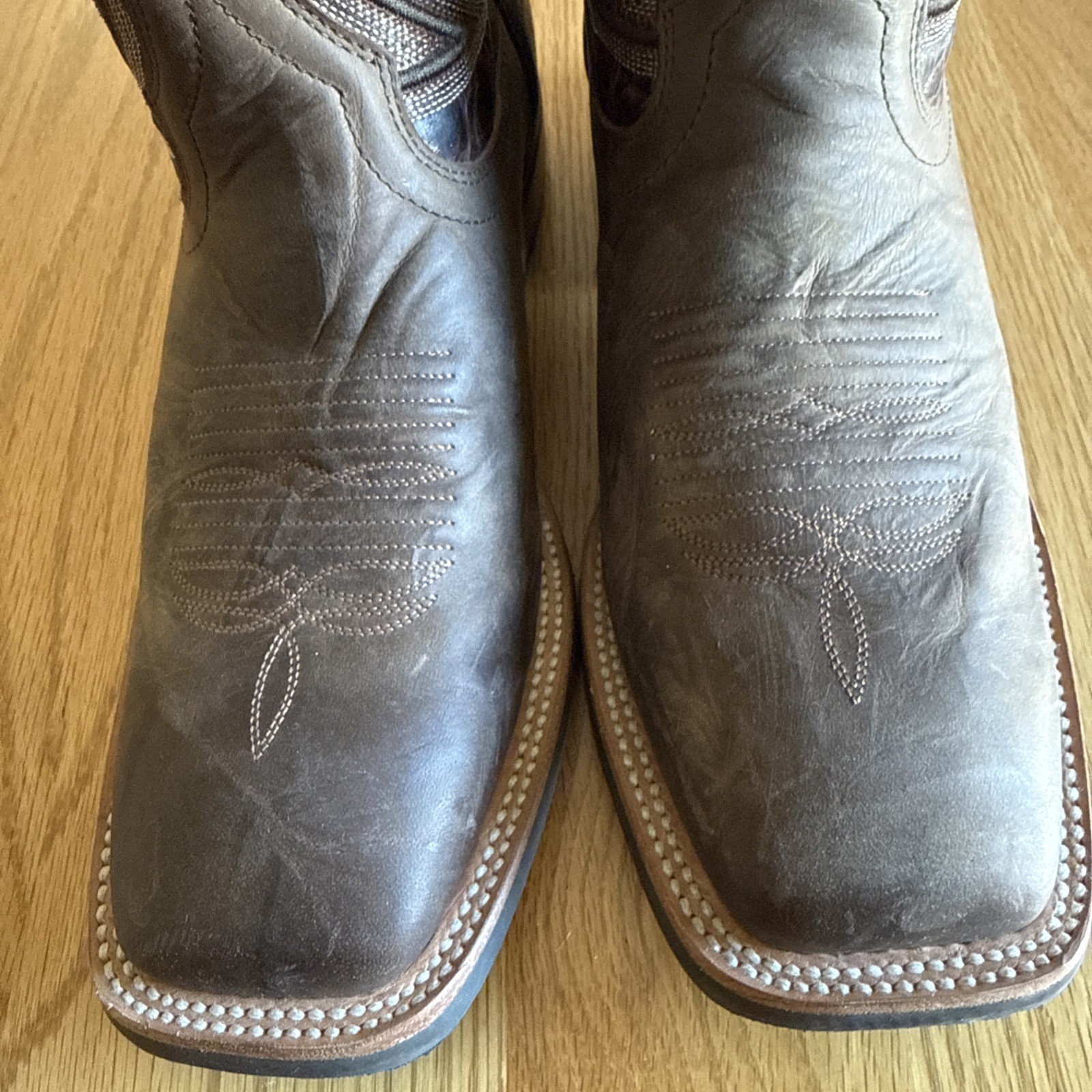Ariat Men Heritage Brown Distressed Leather Cowboy BOOTS 34725 size 9D