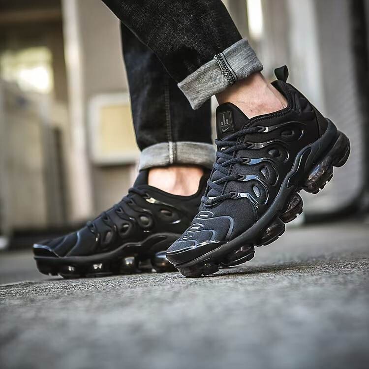 DS New Nike Air Vapormax TN Plus Triple Black comfortable men’s shoes