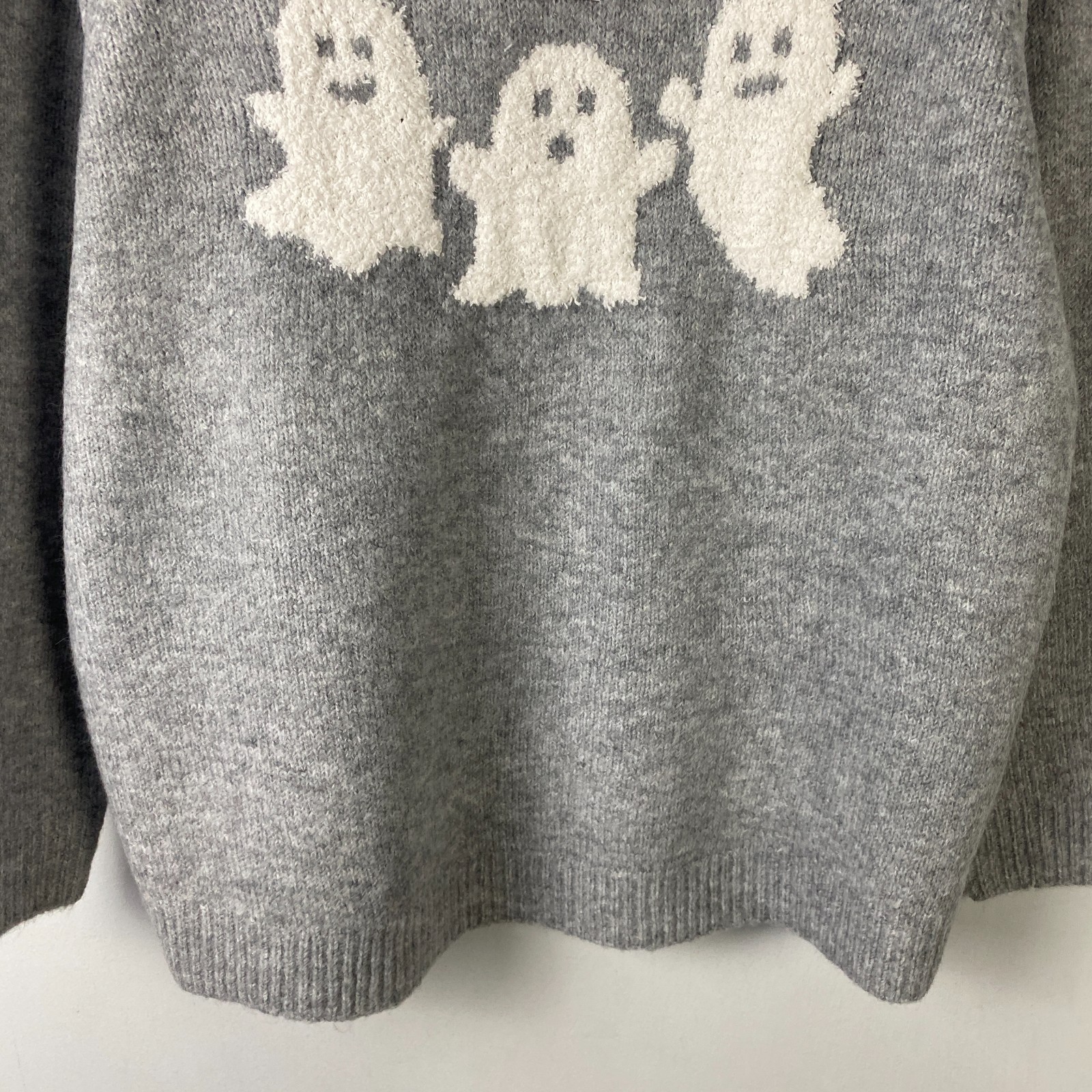 Cupcakes & Cashmere Ghost Sweater Size 1X Pullover Light Gray Halloween