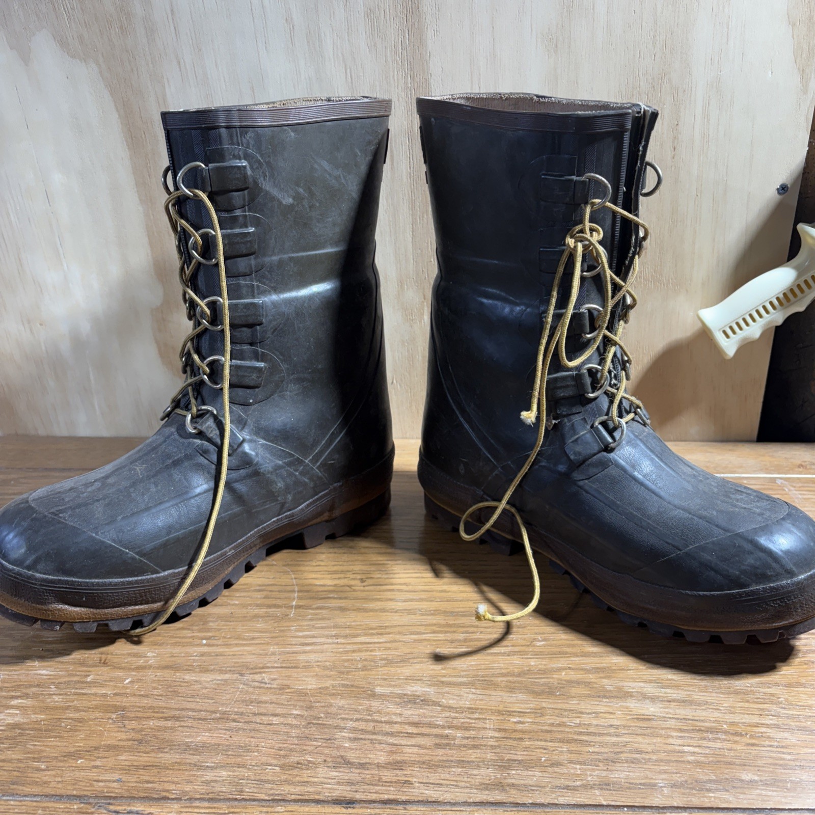 Hodgman Insulated B-85 13972 Size 8 Steel Shank Snow Work Farm Hunting Boots