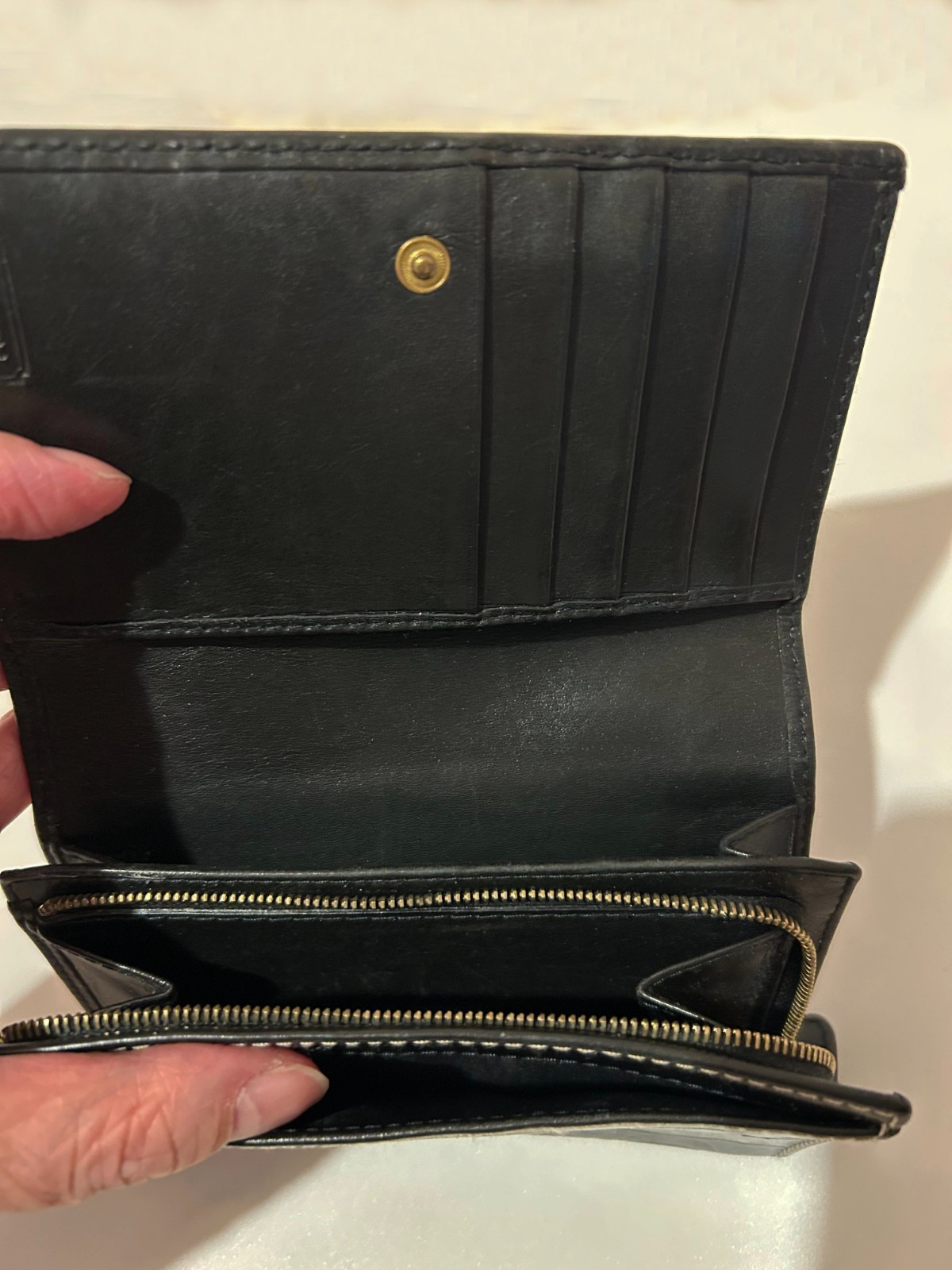 Coach Y2K Black Leather Bifold Wallet Embossed with CC Monogram Zip Coin Purse