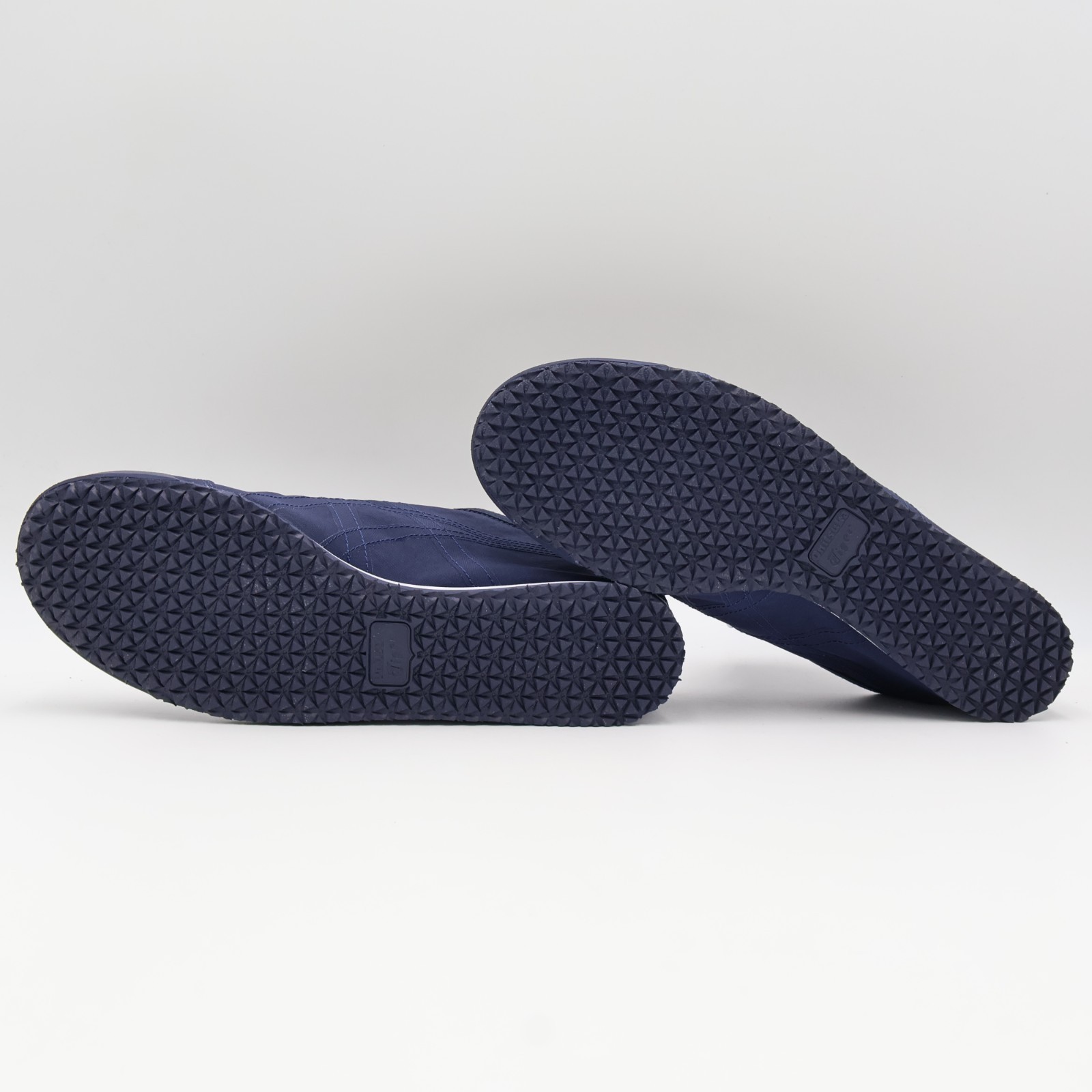 1183B603-404 Onitsuka Tiger Mexico 66 Slip-On Midnight (Men’s)