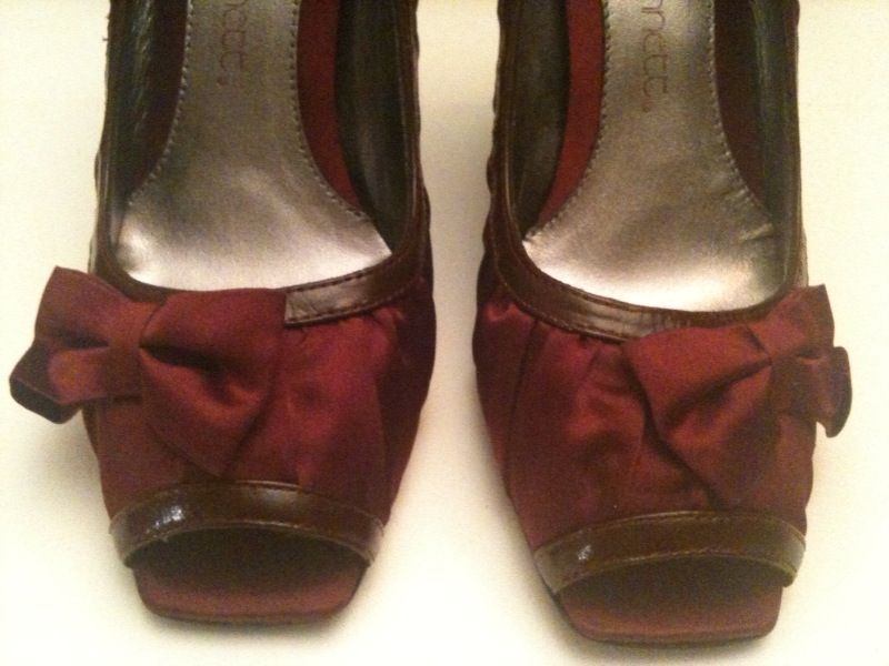 $130 JESSICA BENNETT Galena Ruched Satin Heels NEW ~ Burgundy Size 6.5