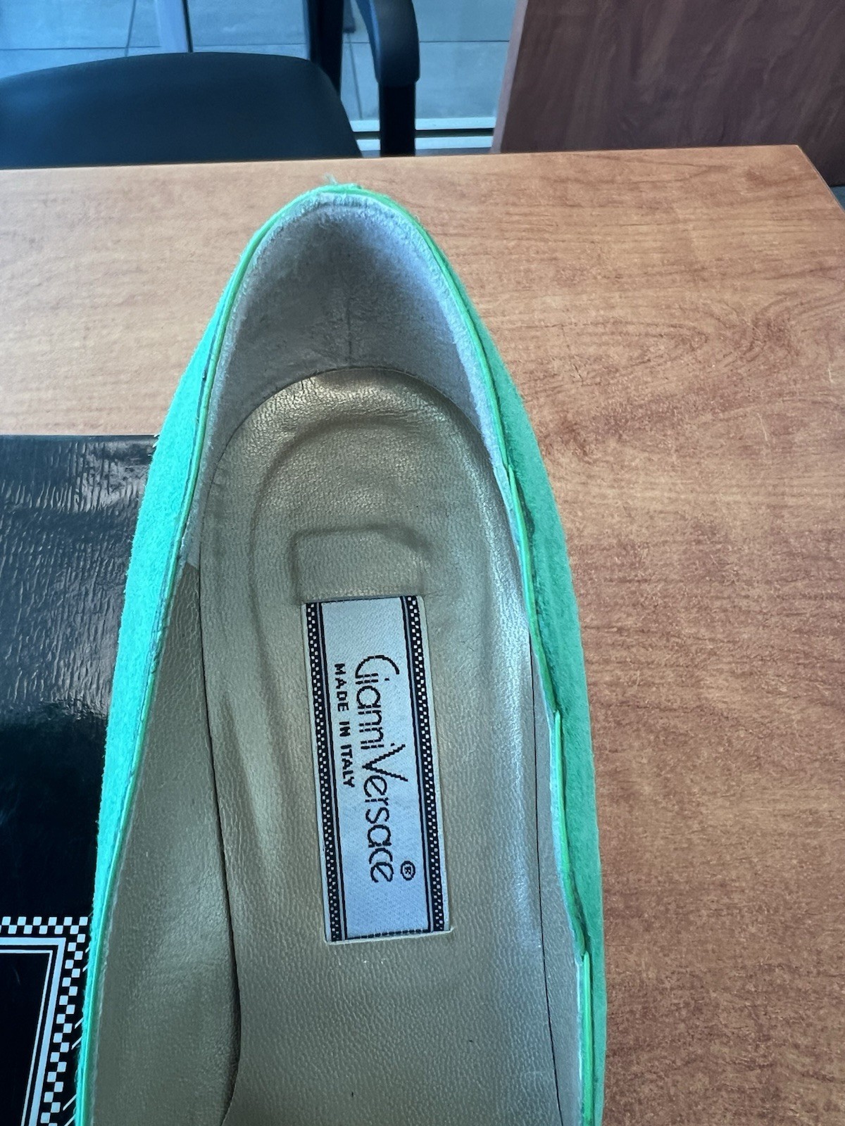 Gianni Versace Green Suede Scalloped Pointed Toe Slip-On Pumps Heels EU 37