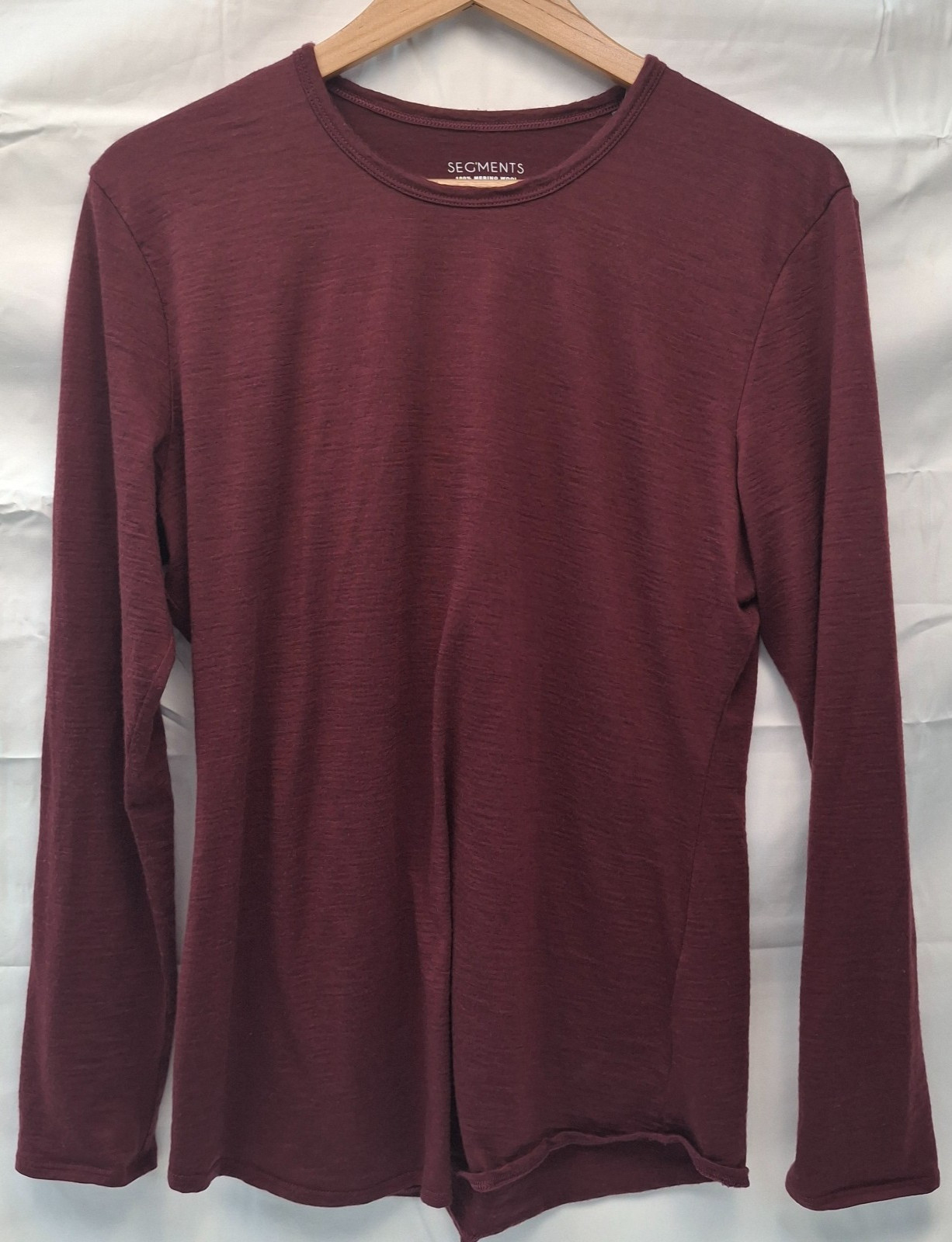 Seg’Ments 100% Merino Wool Baselayer Top Burgundy Sz Large *Flaw*