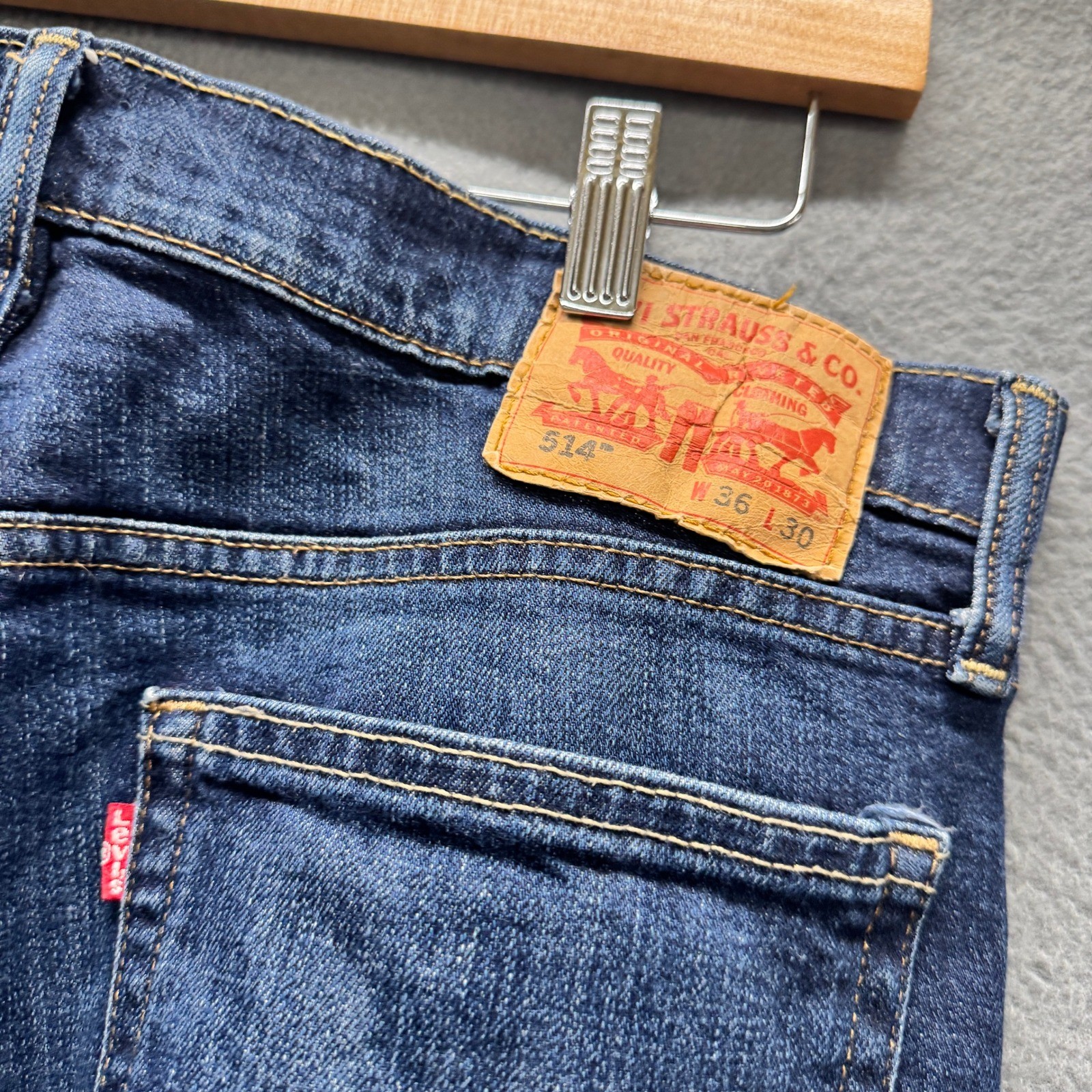Levi’s 514 Jeans Mens 36×30 (36×29 ACTUAL) Straight Dark Wash Denim Faded Wash
