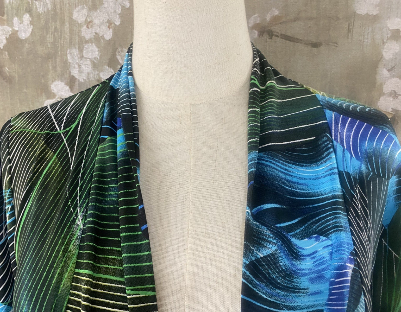 FRANK LYMAN DESIGN Blue Black Artsy Open Front Sharkbite Cardigan Sweater Top 12